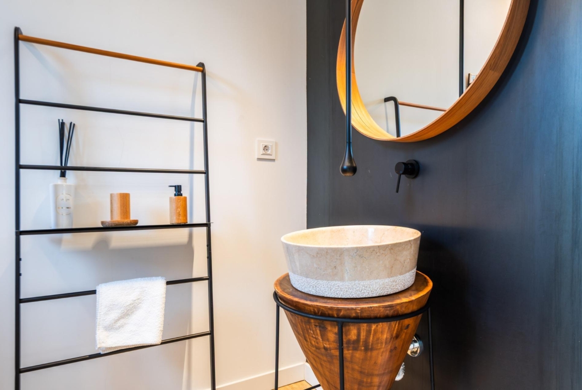 IMPRESIONANTE VIVIENDA DE DISEÑO CON PISCINA DE SAL Y ESPECTACULARES VISTAS