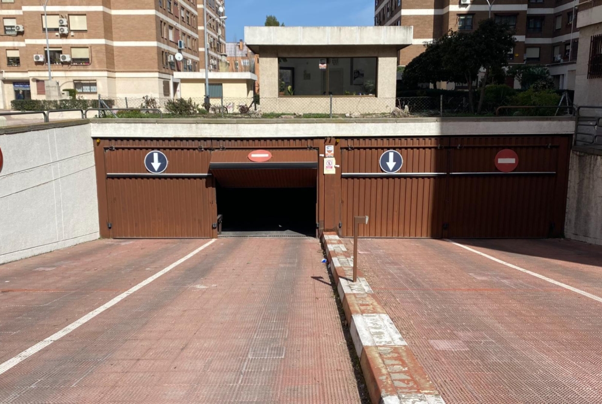 Plaza de garaje para moto.