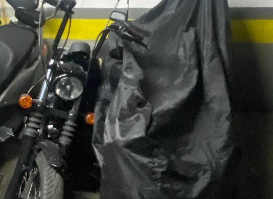 Plaza de garaje para moto.