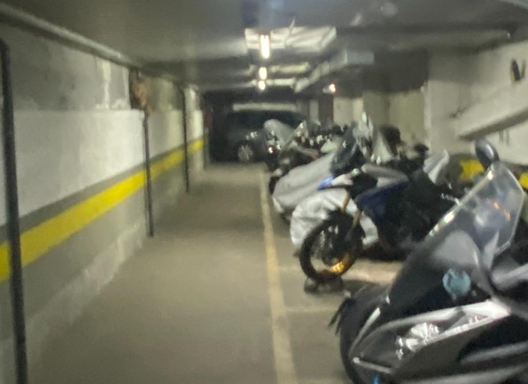 Plaza de garaje para moto.