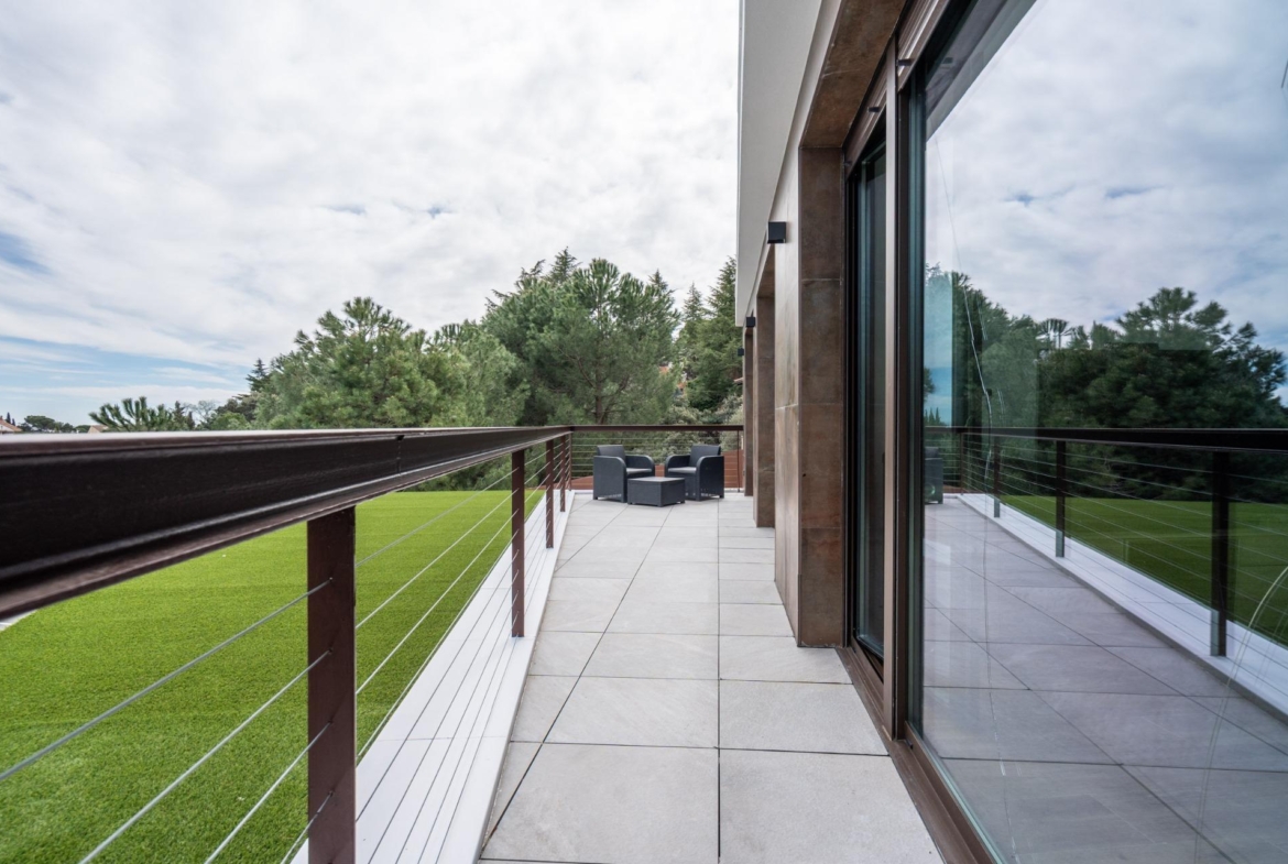 ^**^EXCLUSIVA VIVIENDA DE DISEÑO CON PISCINA Y VISTAS EN LOS PEÑASCALES^**^