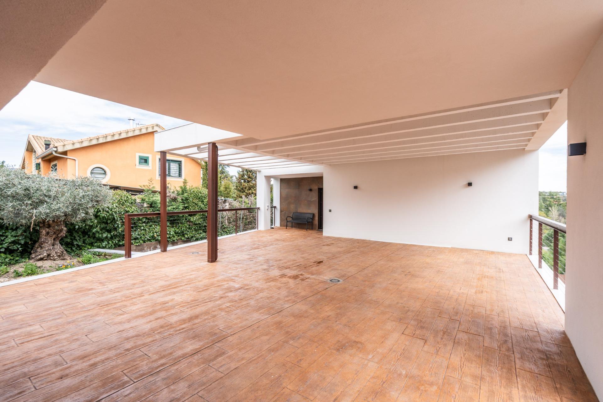 13-22 ^**^EXCLUSIVA VIVIENDA DE DISEÑO CON PISCINA Y VISTAS EN LOS PEÑASCALES^**^