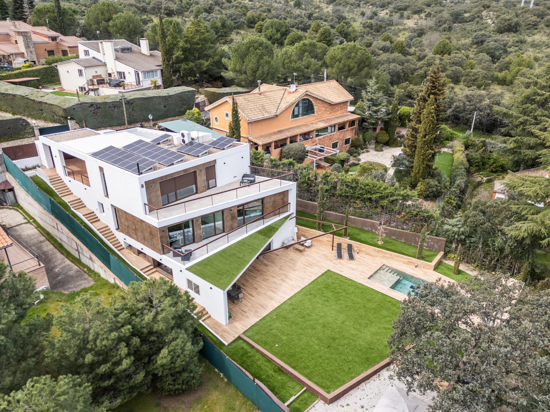 13-24 ^**^EXCLUSIVA VIVIENDA DE DISEÑO CON PISCINA Y VISTAS EN LOS PEÑASCALES^**^