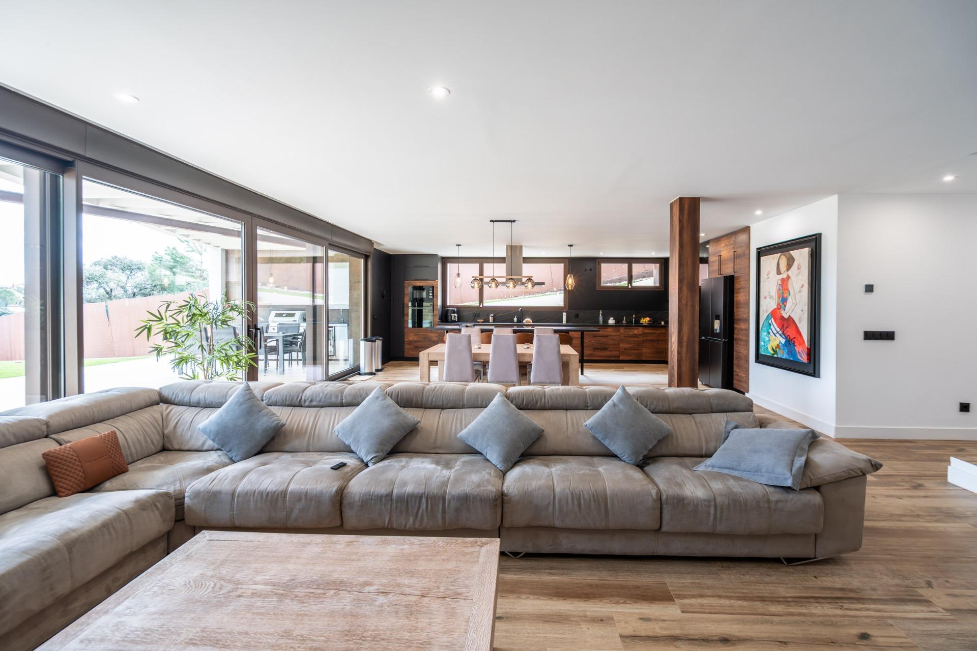13-25 ^**^EXCLUSIVA VIVIENDA DE DISEÑO CON PISCINA Y VISTAS EN LOS PEÑASCALES^**^