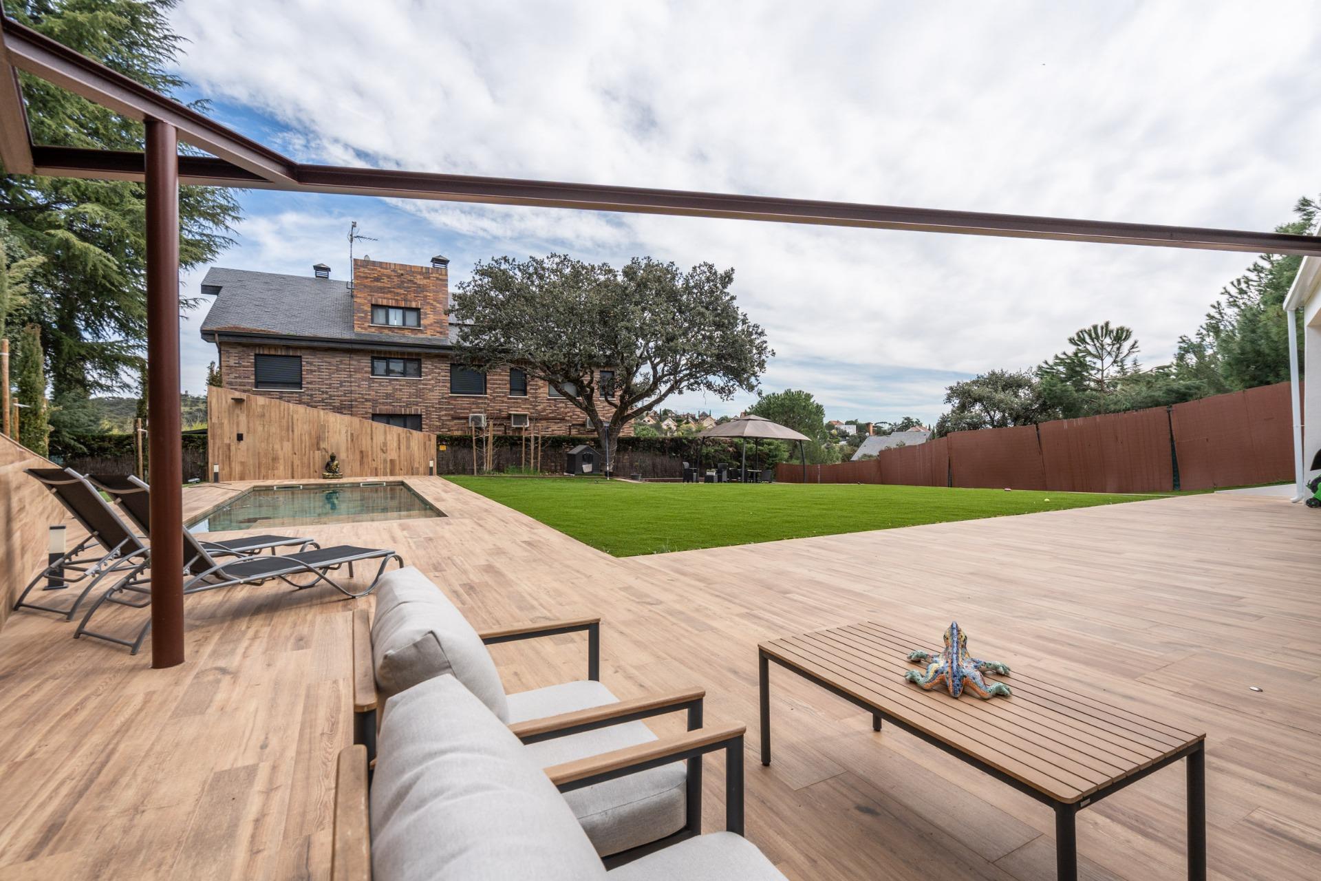 13-3 ^**^EXCLUSIVA VIVIENDA DE DISEÑO CON PISCINA Y VISTAS EN LOS PEÑASCALES^**^