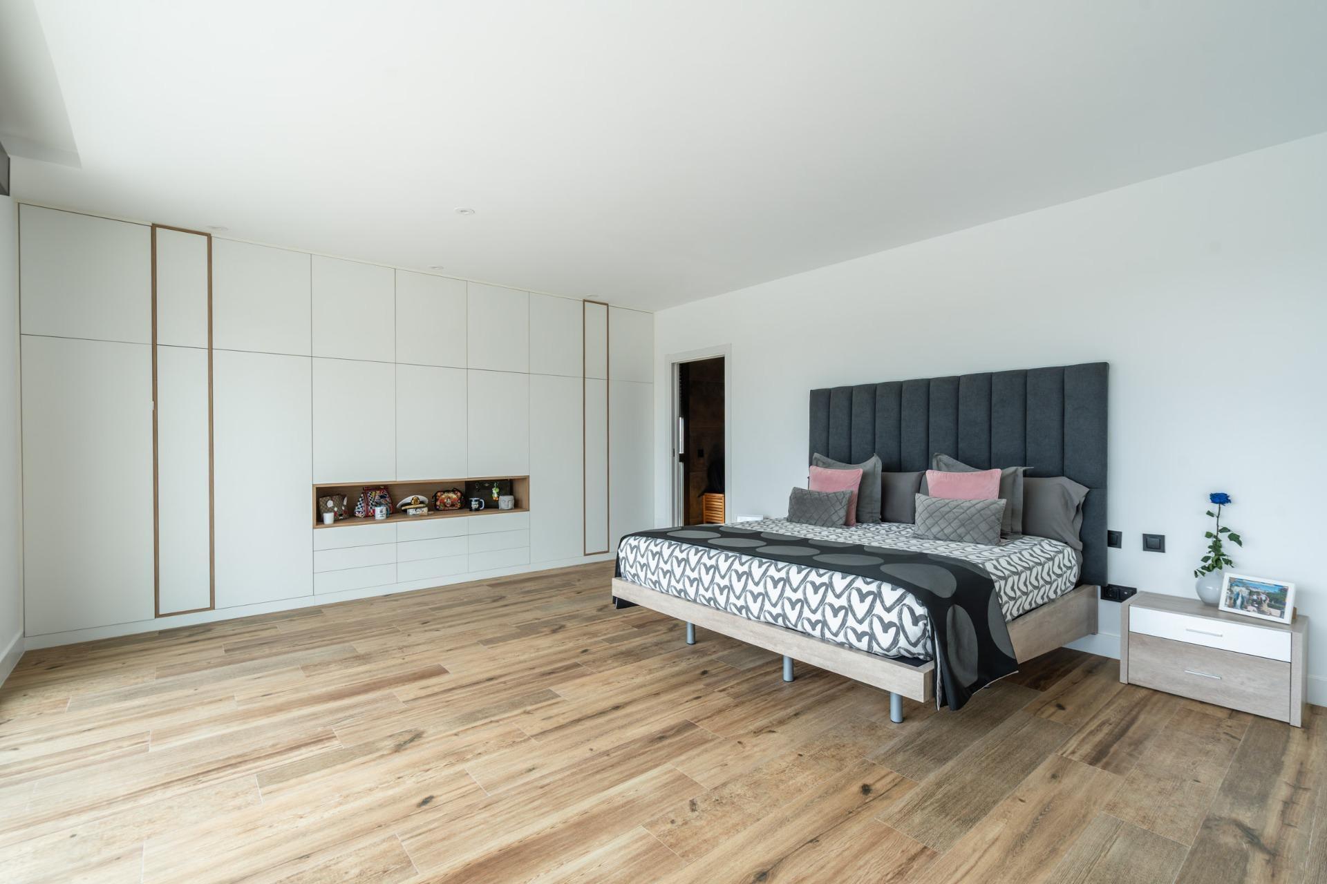 13-32 ^**^EXCLUSIVA VIVIENDA DE DISEÑO CON PISCINA Y VISTAS EN LOS PEÑASCALES^**^