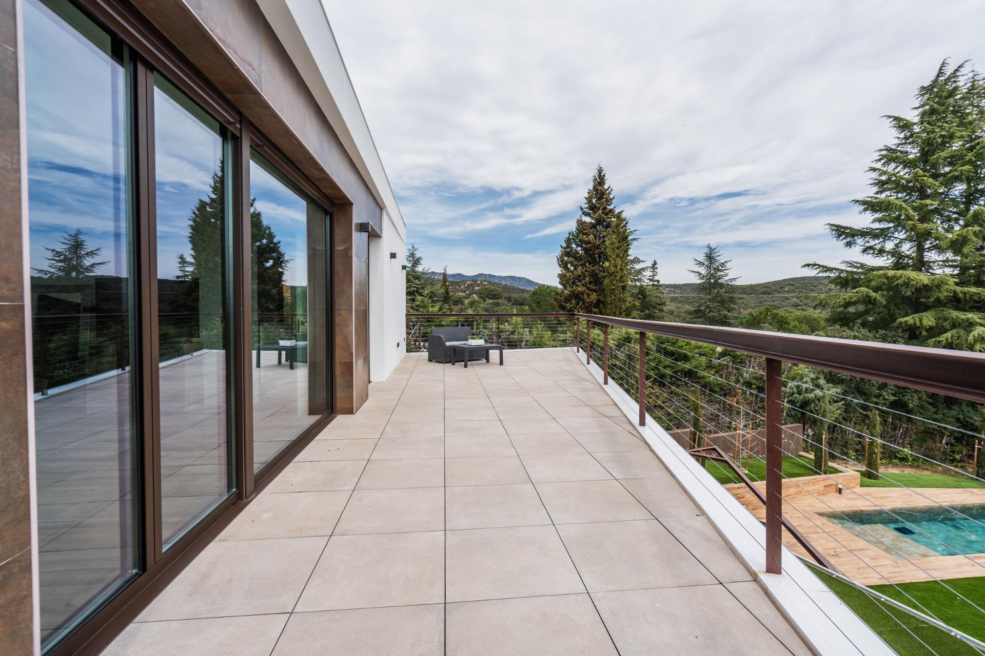 13-33 ^**^EXCLUSIVA VIVIENDA DE DISEÑO CON PISCINA Y VISTAS EN LOS PEÑASCALES^**^