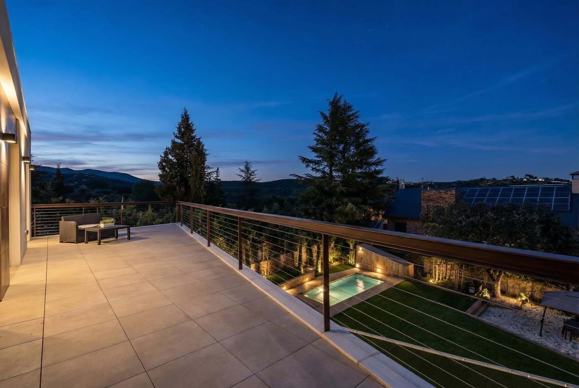 13-34 ^**^EXCLUSIVA VIVIENDA DE DISEÑO CON PISCINA Y VISTAS EN LOS PEÑASCALES^**^
