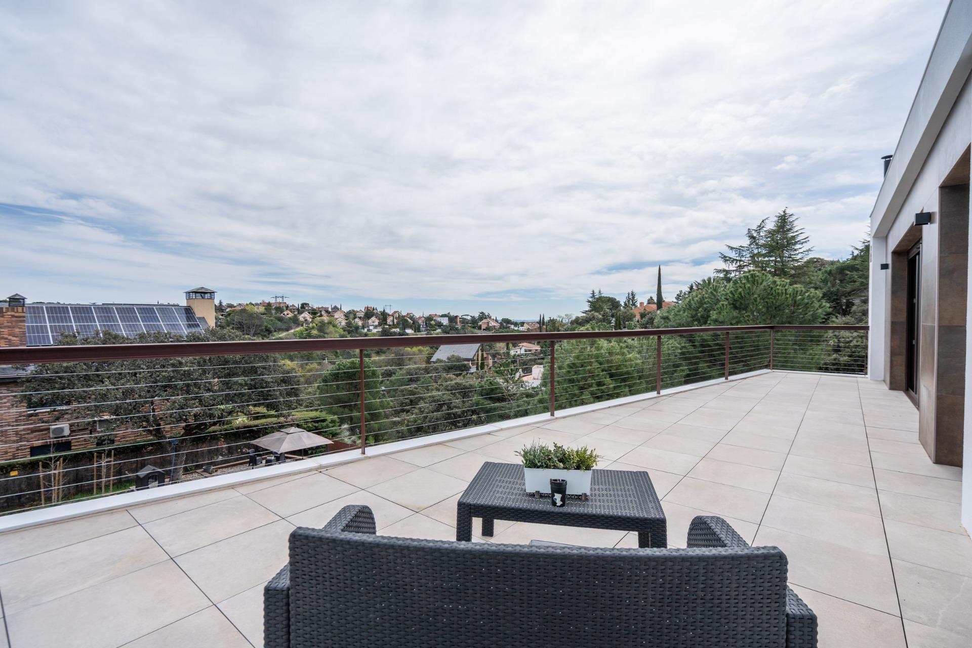 13-36 ^**^EXCLUSIVA VIVIENDA DE DISEÑO CON PISCINA Y VISTAS EN LOS PEÑASCALES^**^