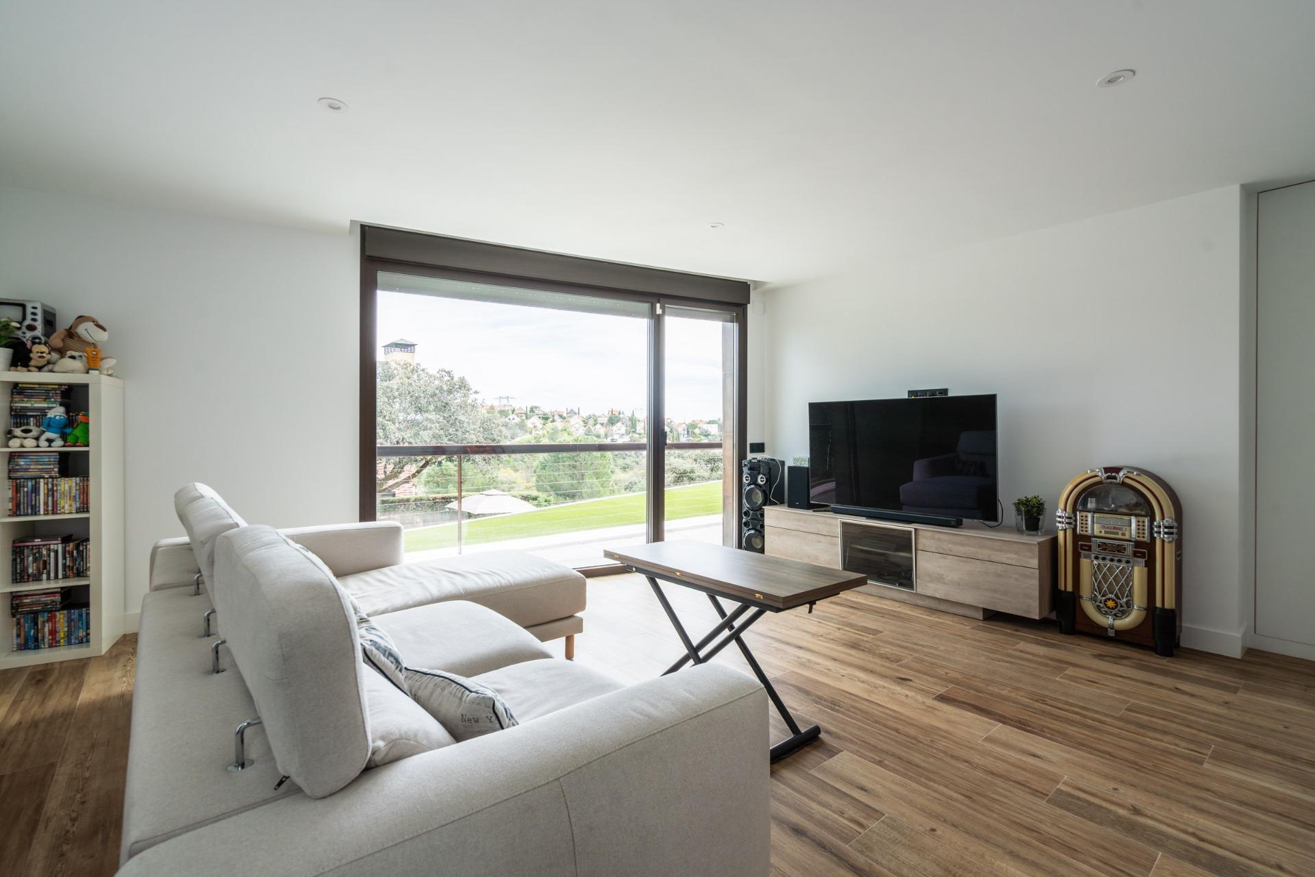 13-47 ^**^EXCLUSIVA VIVIENDA DE DISEÑO CON PISCINA Y VISTAS EN LOS PEÑASCALES^**^