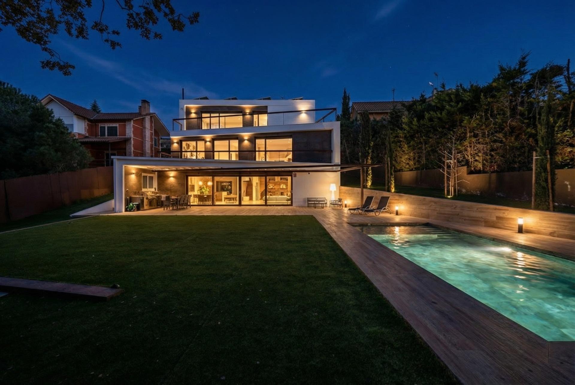 13-59 ^**^EXCLUSIVA VIVIENDA DE DISEÑO CON PISCINA Y VISTAS EN LOS PEÑASCALES^**^