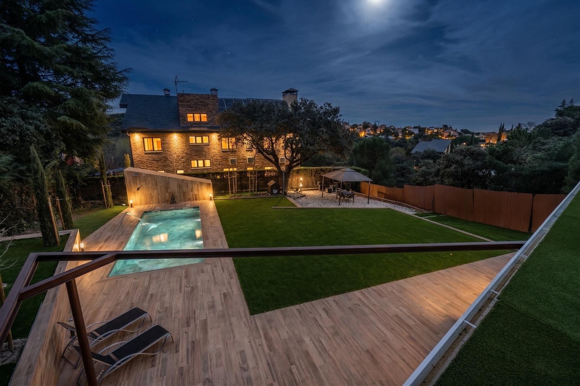 13-60 ^**^EXCLUSIVA VIVIENDA DE DISEÑO CON PISCINA Y VISTAS EN LOS PEÑASCALES^**^
