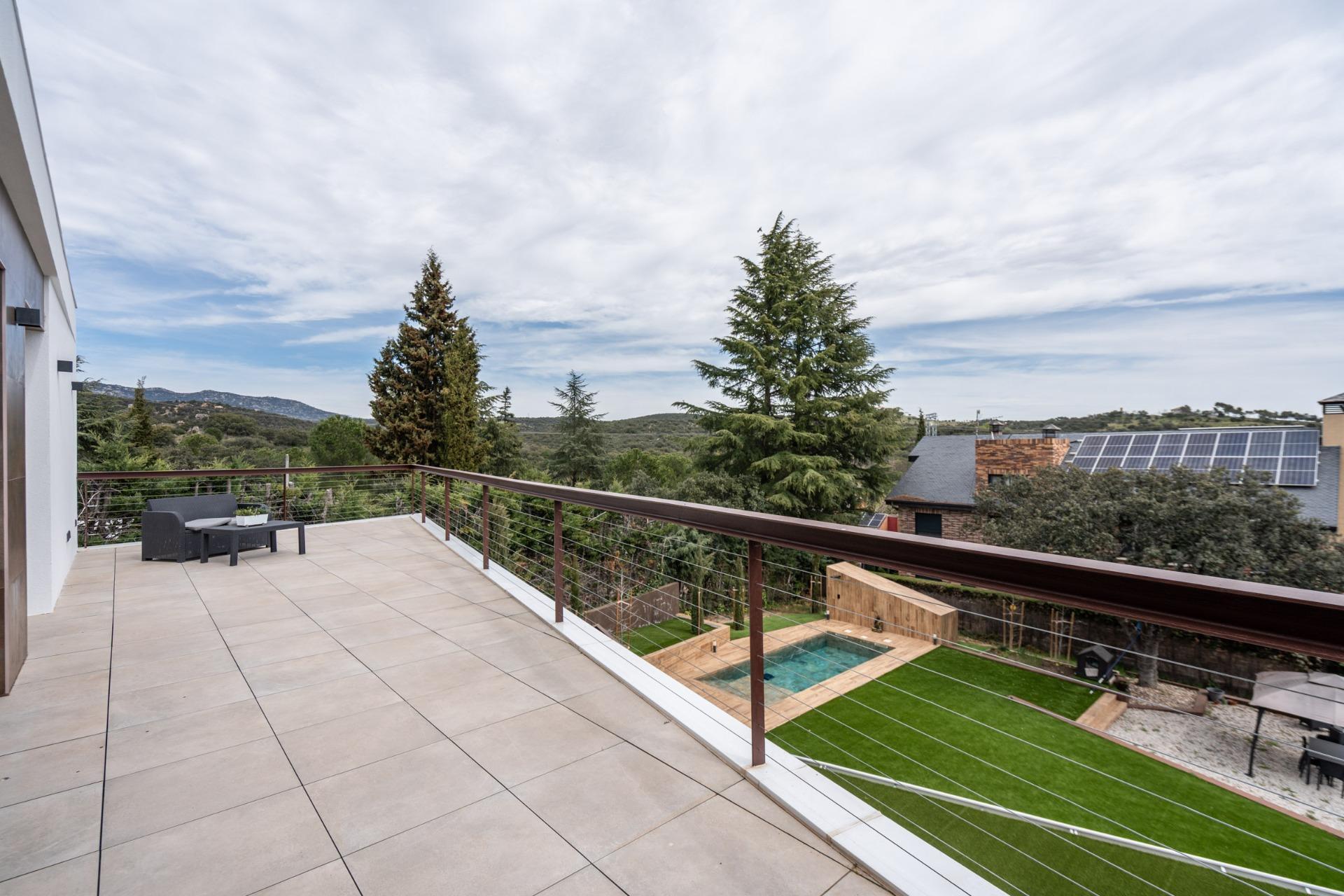 13-7 ^**^EXCLUSIVA VIVIENDA DE DISEÑO CON PISCINA Y VISTAS EN LOS PEÑASCALES^**^