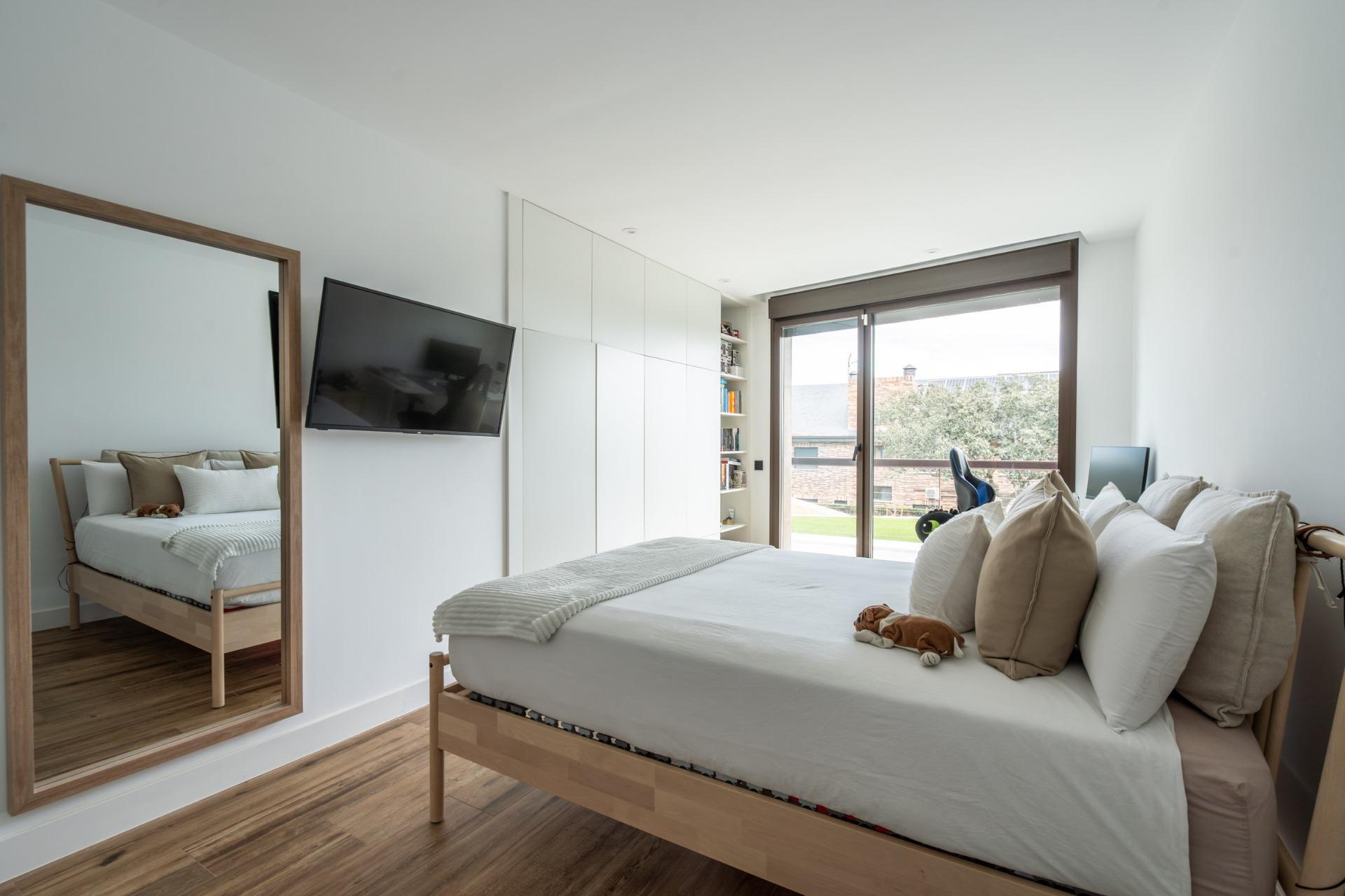 13-9 ^**^EXCLUSIVA VIVIENDA DE DISEÑO CON PISCINA Y VISTAS EN LOS PEÑASCALES^**^