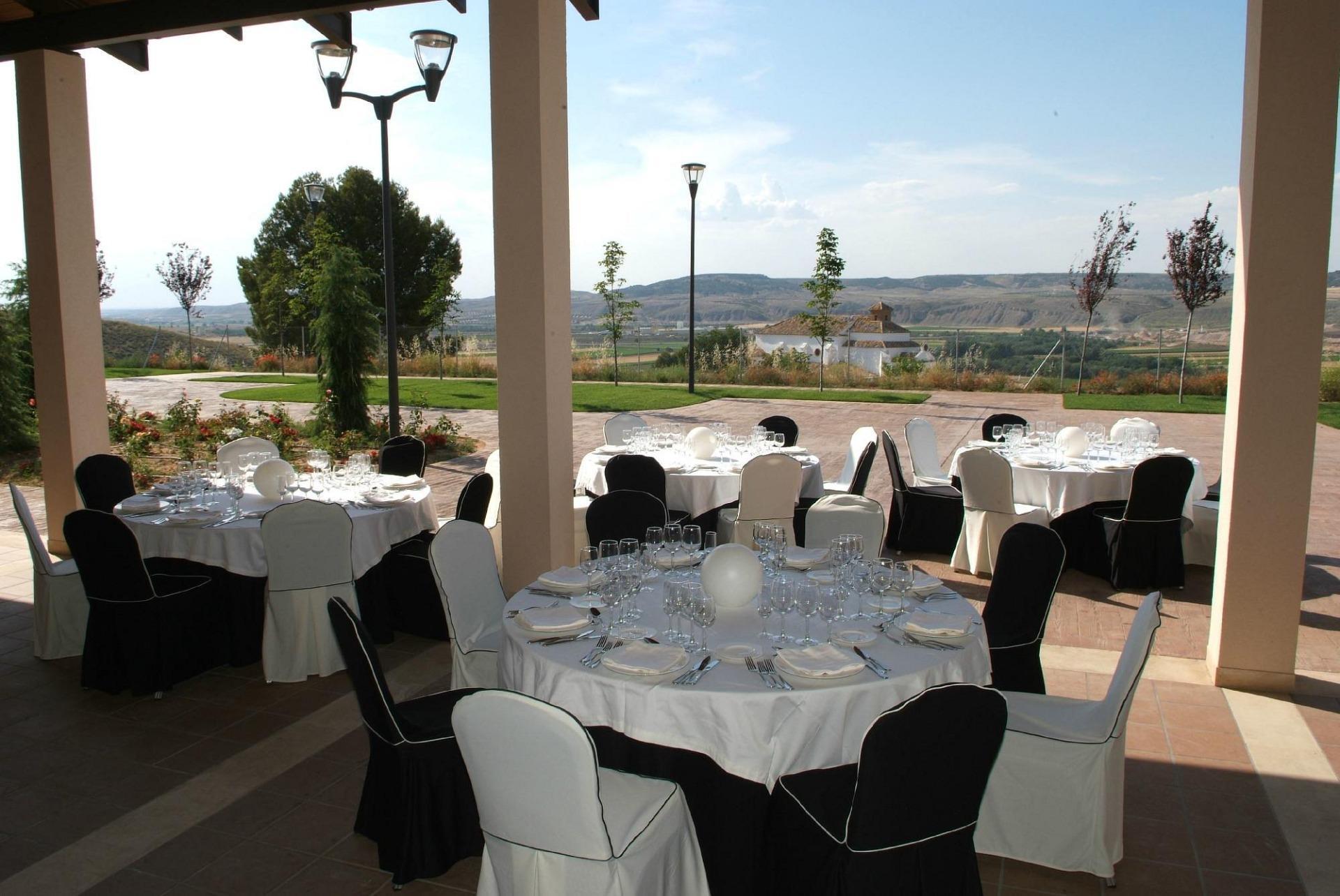 14-22 ^**^HOTEL CON AMPLIAS INSTALACIONES Y ALTO POTENCIAL PARA EVENTOS A 80 KM DE MADRID^**^