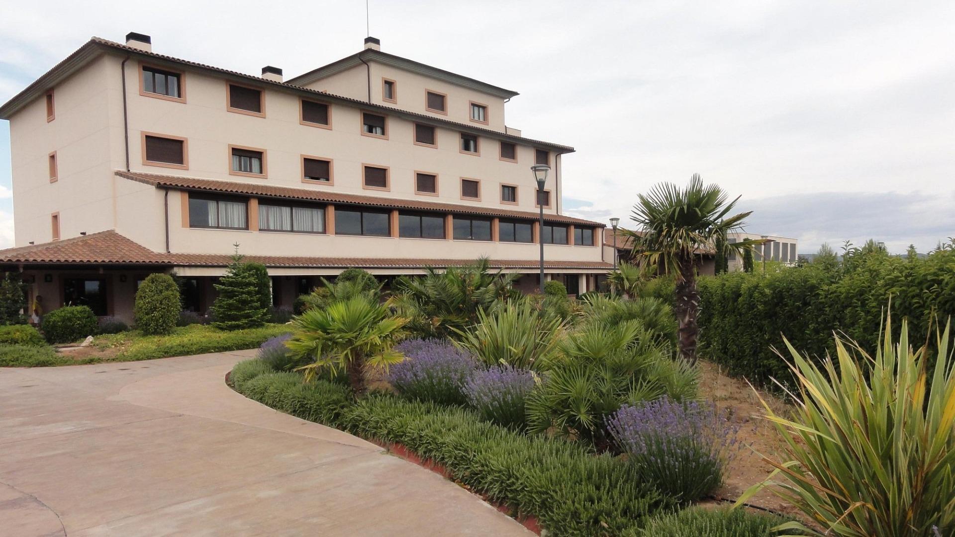 14-4 ^**^HOTEL CON AMPLIAS INSTALACIONES Y ALTO POTENCIAL PARA EVENTOS A 80 KM DE MADRID^**^