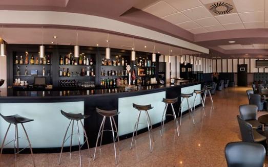 ^**^HOTEL CON AMPLIAS INSTALACIONES Y ALTO POTENCIAL PARA EVENTOS A 80 KM DE MADRID^**^