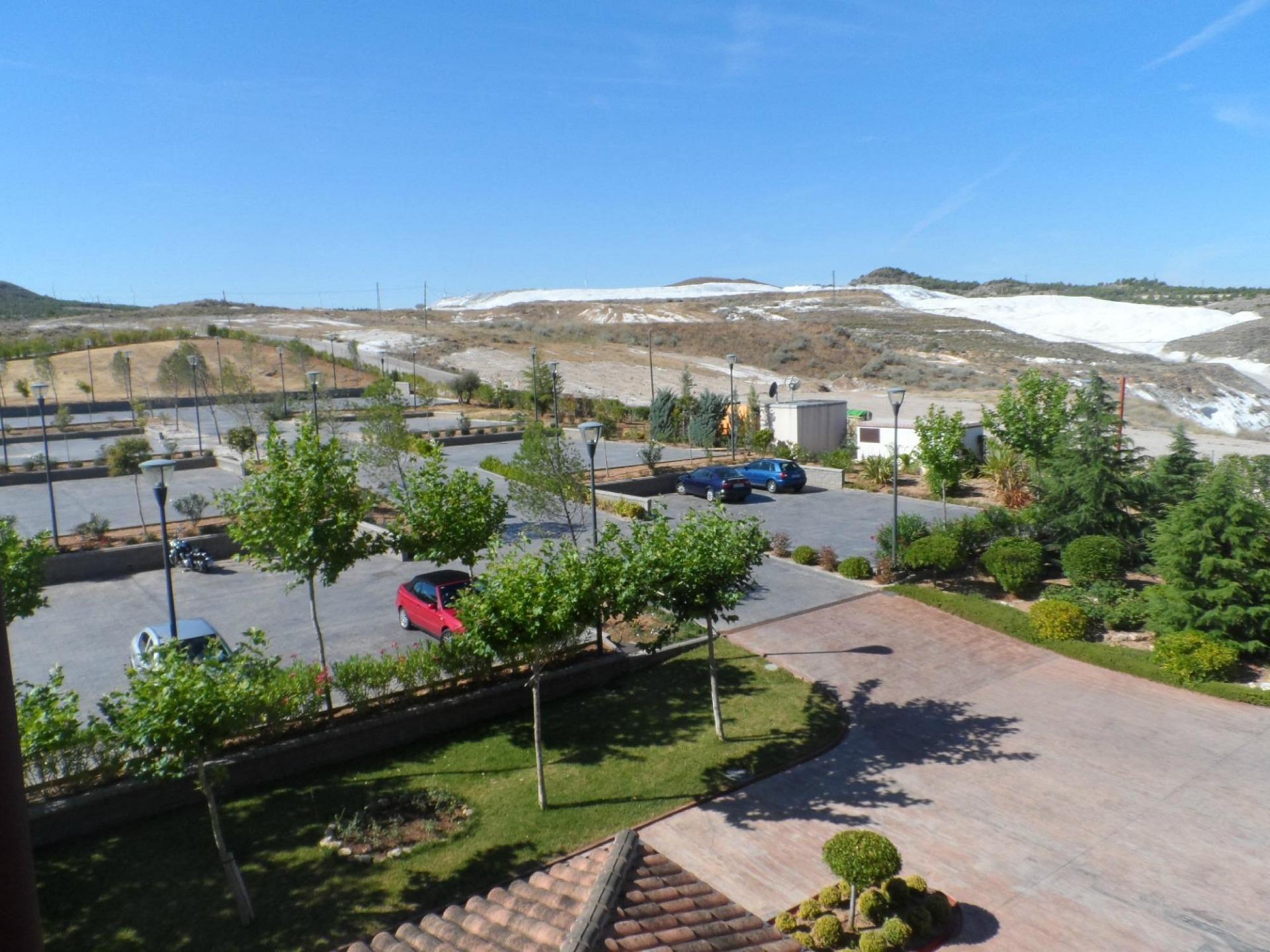 14-6 ^**^HOTEL CON AMPLIAS INSTALACIONES Y ALTO POTENCIAL PARA EVENTOS A 80 KM DE MADRID^**^