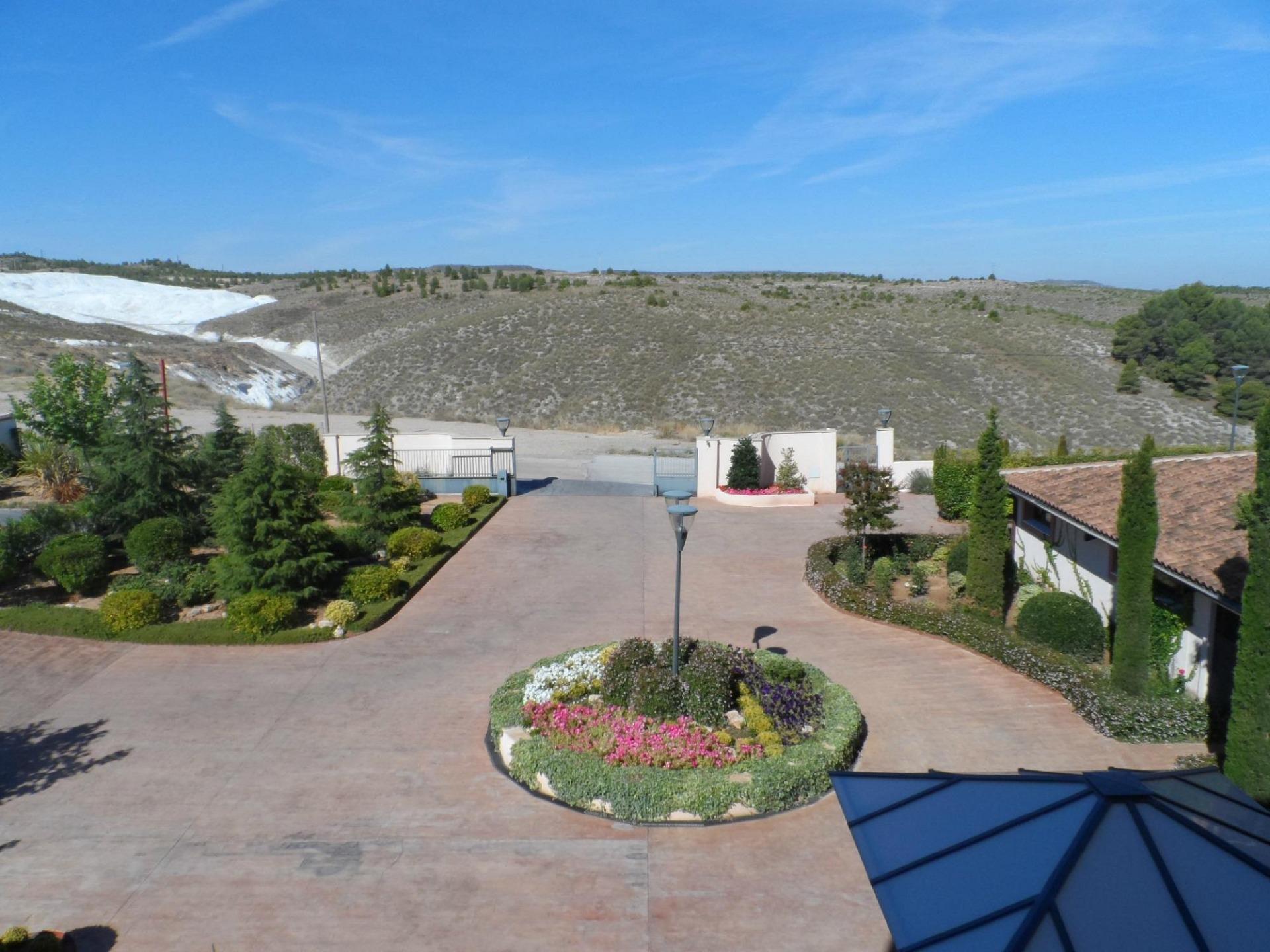 14-7 ^**^HOTEL CON AMPLIAS INSTALACIONES Y ALTO POTENCIAL PARA EVENTOS A 80 KM DE MADRID^**^