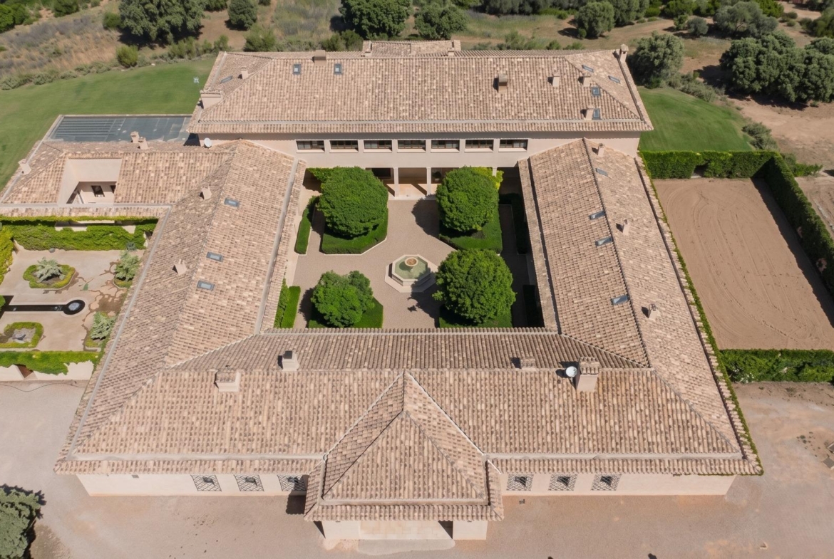 ^**^EXCLUSIVA FINCA DE LUJO DE 690 HECTÁREAS CON COTO DE CAZA Y CORTIJO SEÑORIAL^**^