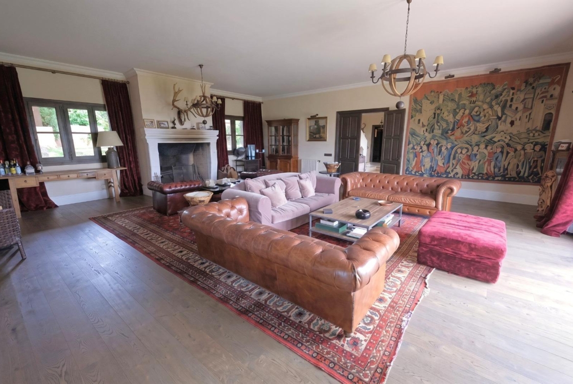 ^**^EXCLUSIVA FINCA DE LUJO DE 690 HECTÁREAS CON COTO DE CAZA Y CORTIJO SEÑORIAL^**^