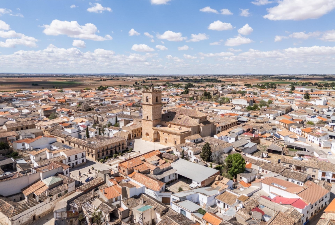 ^**^CASA RURAL CON LICENCIA, ENCANTO Y GRAN POTENCIAL EN LA RUTA DEL QUIJOTE^**^