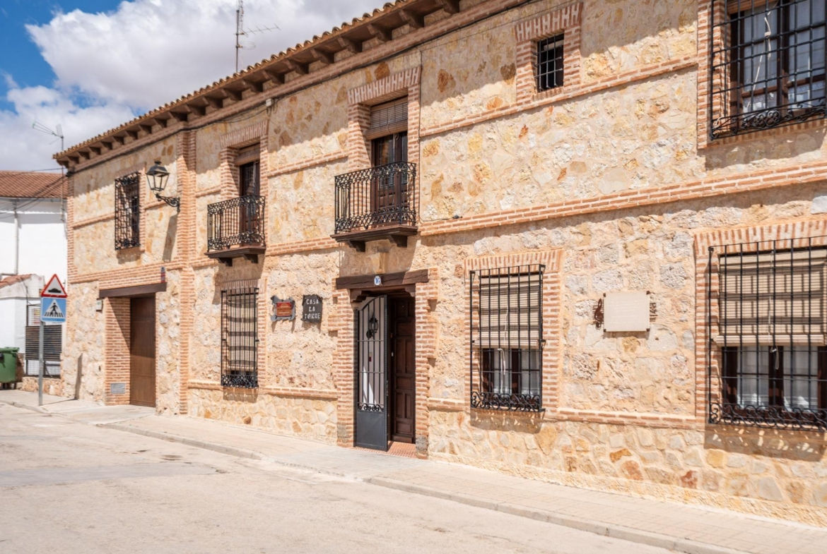 ^**^CASA RURAL CON LICENCIA, ENCANTO Y GRAN POTENCIAL EN LA RUTA DEL QUIJOTE^**^