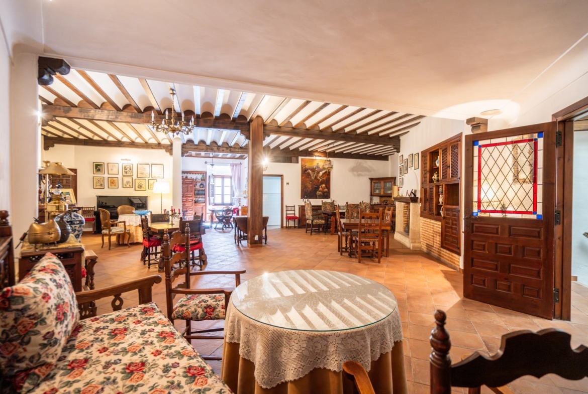 ^**^CASA RURAL CON LICENCIA, ENCANTO Y GRAN POTENCIAL EN LA RUTA DEL QUIJOTE^**^