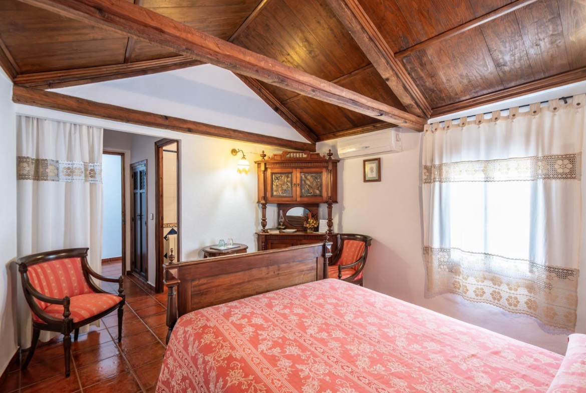 ^**^CASA RURAL CON LICENCIA, ENCANTO Y GRAN POTENCIAL EN LA RUTA DEL QUIJOTE^**^