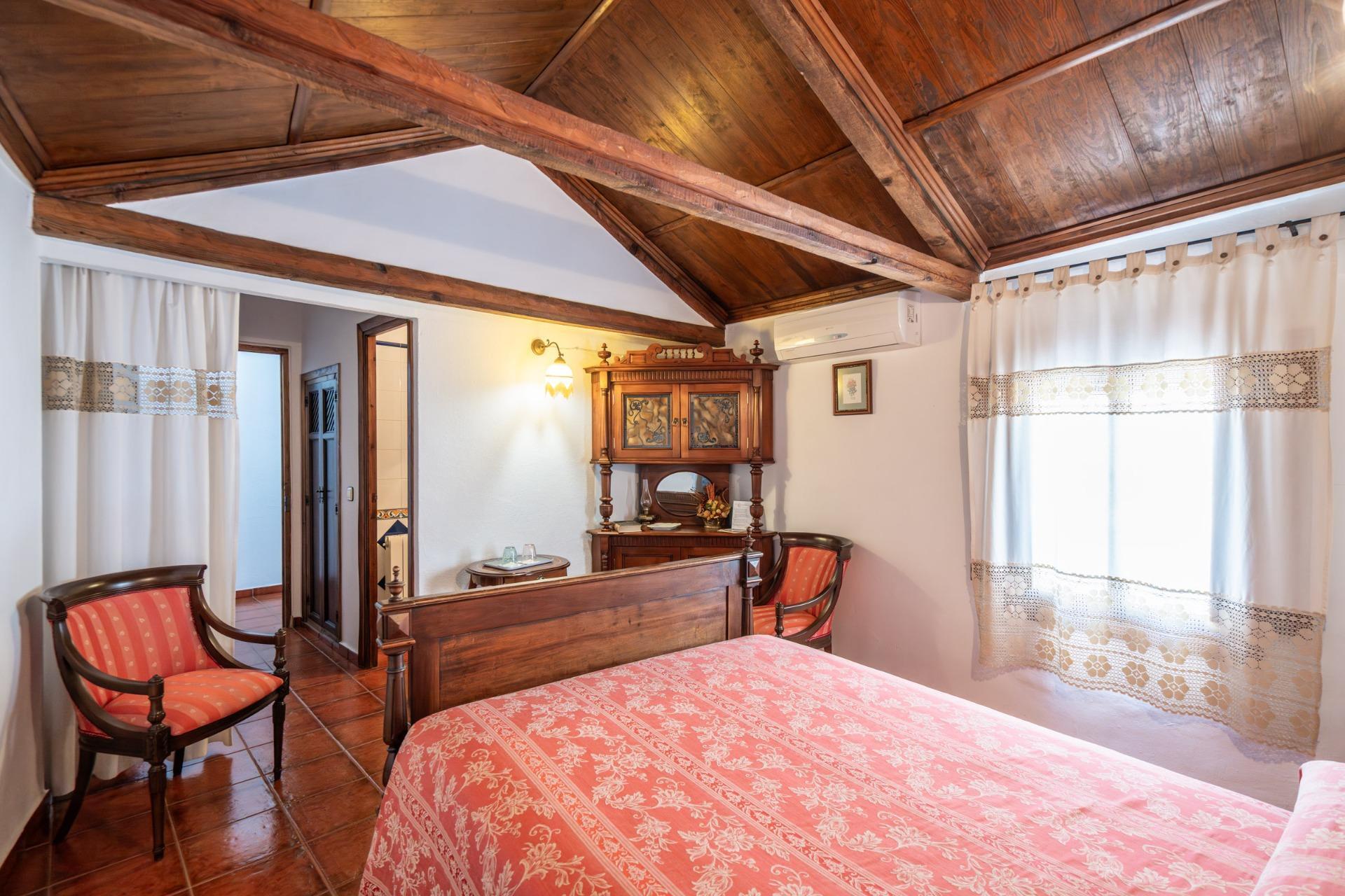 ^**^CASA RURAL CON LICENCIA, ENCANTO Y GRAN POTENCIAL EN LA RUTA DEL QUIJOTE^**^