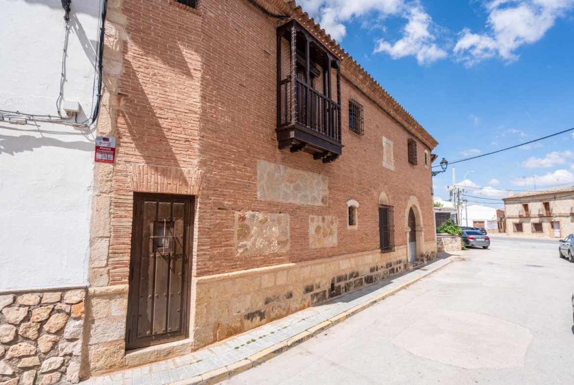 ^**^CASA RURAL CON LICENCIA, ENCANTO Y GRAN POTENCIAL EN LA RUTA DEL QUIJOTE^**^