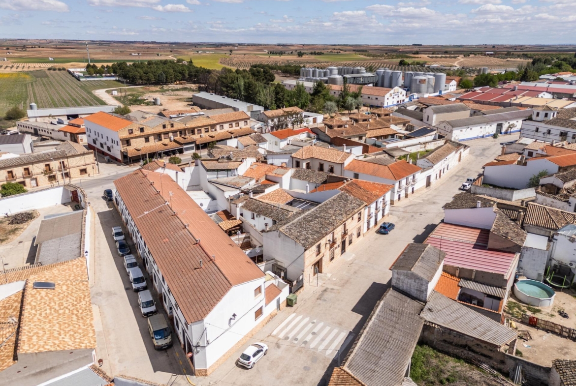 ^**^CASA RURAL CON LICENCIA, ENCANTO Y GRAN POTENCIAL EN LA RUTA DEL QUIJOTE^**^
