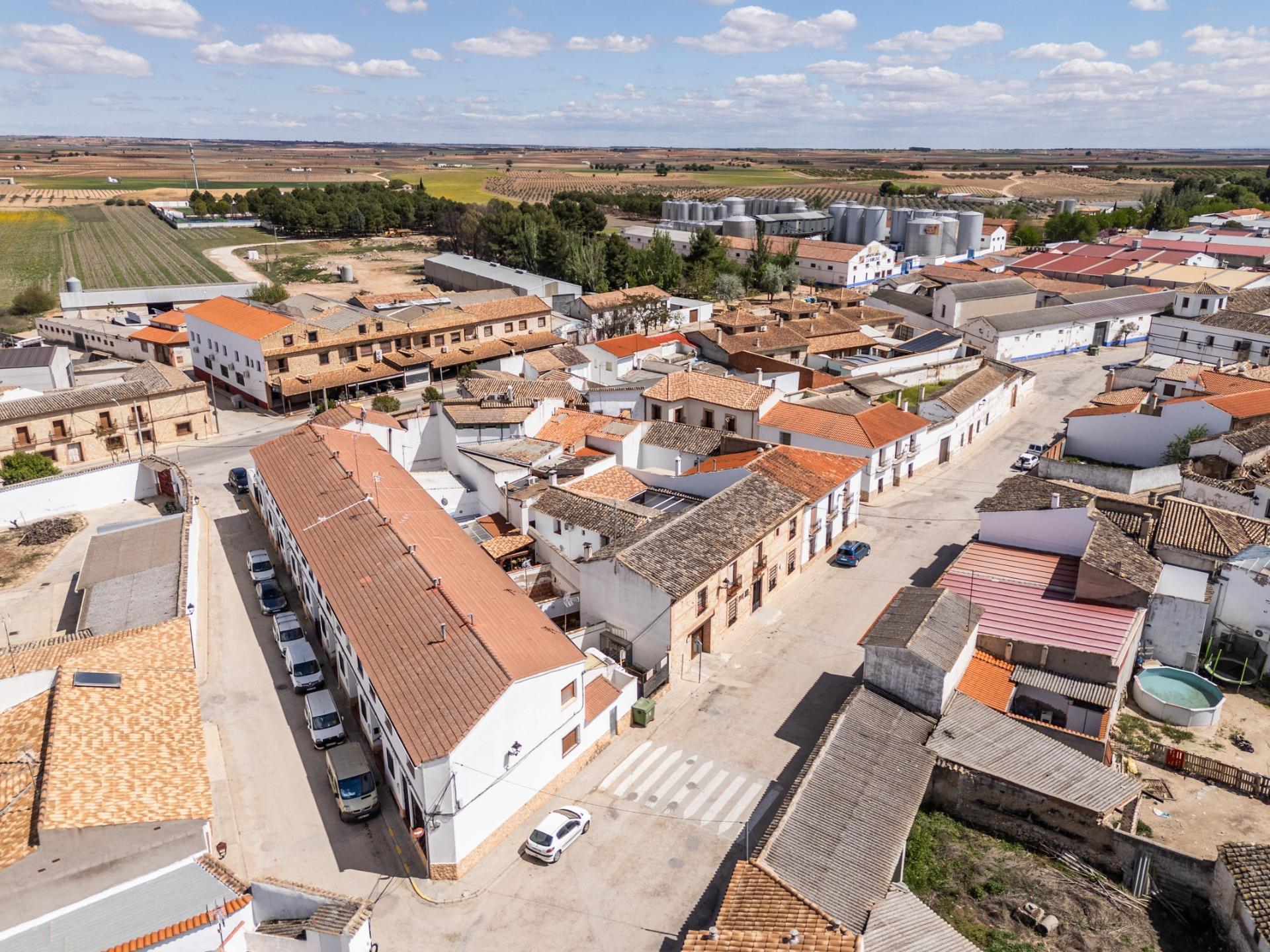 ^**^CASA RURAL CON LICENCIA, ENCANTO Y GRAN POTENCIAL EN LA RUTA DEL QUIJOTE^**^