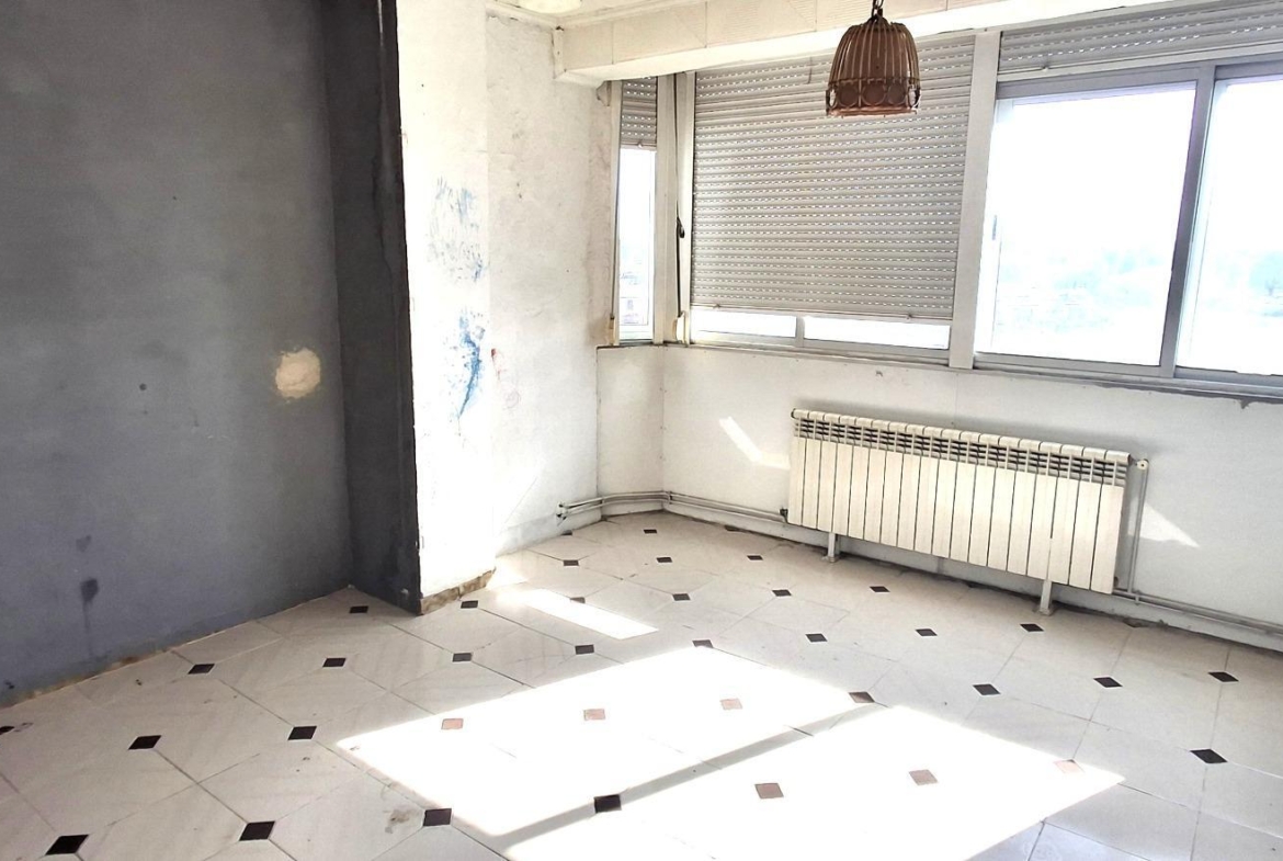 PISO EN URBANIZACIÓN CON PISCINA