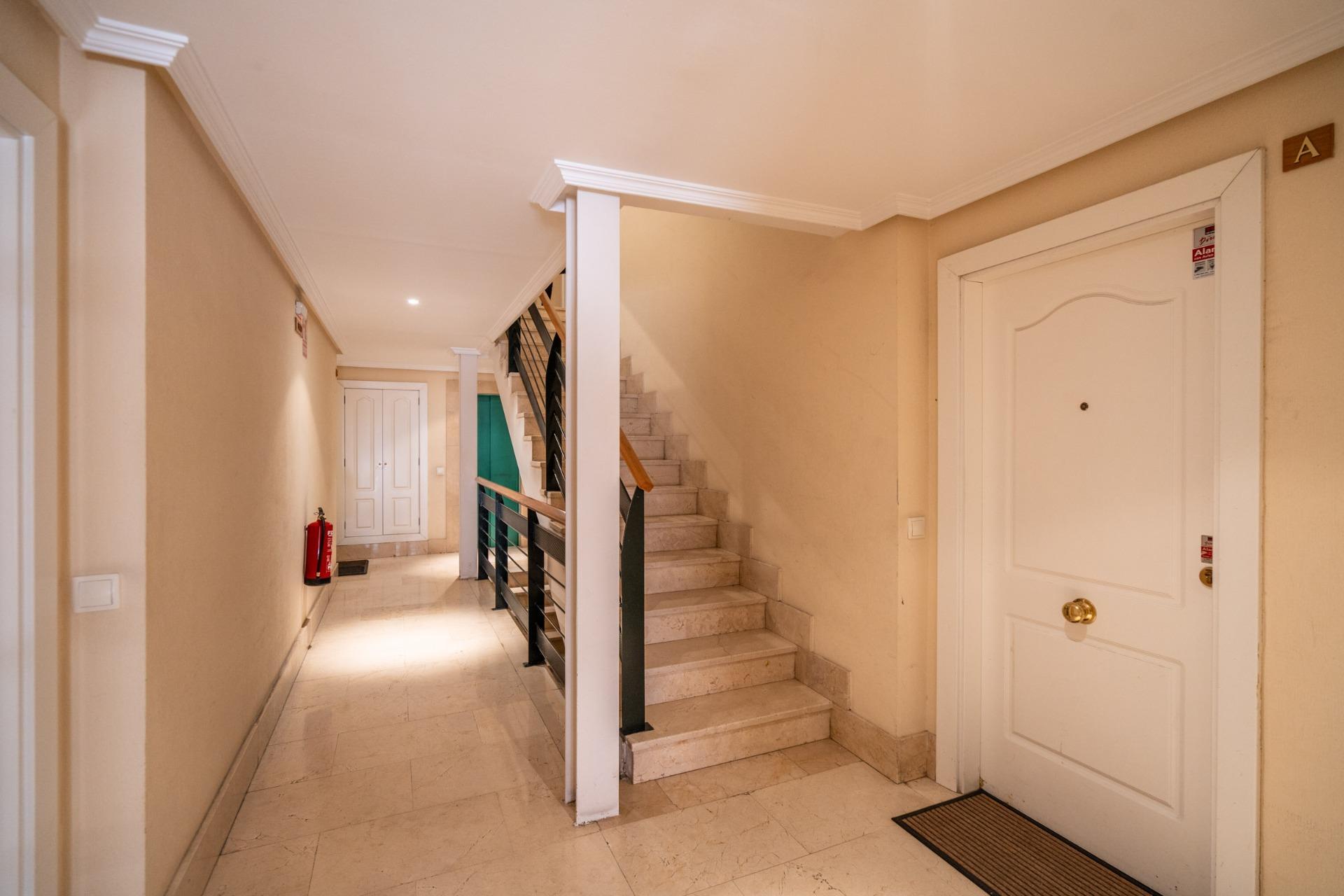 7-17 PISO EN VENTA EN PUNTA GALEA, LAS ROZAS – URBANIZACIÓN PRIVADA CON PISCINA, PISTA DE PÁDEL Y DOS PLAZAS DE GARAJE