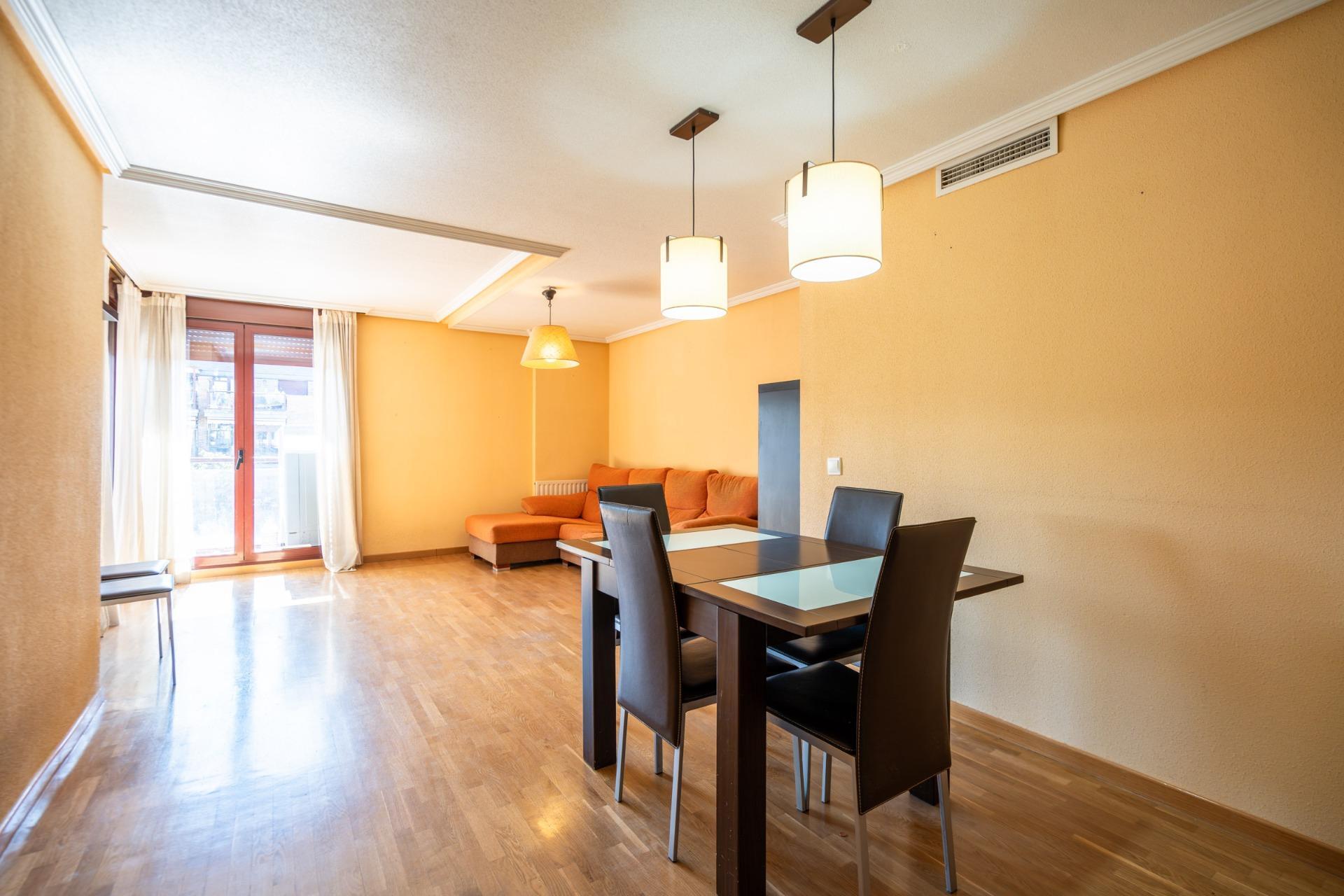 7-18 PISO EN VENTA EN PUNTA GALEA, LAS ROZAS – URBANIZACIÓN PRIVADA CON PISCINA, PISTA DE PÁDEL Y DOS PLAZAS DE GARAJE