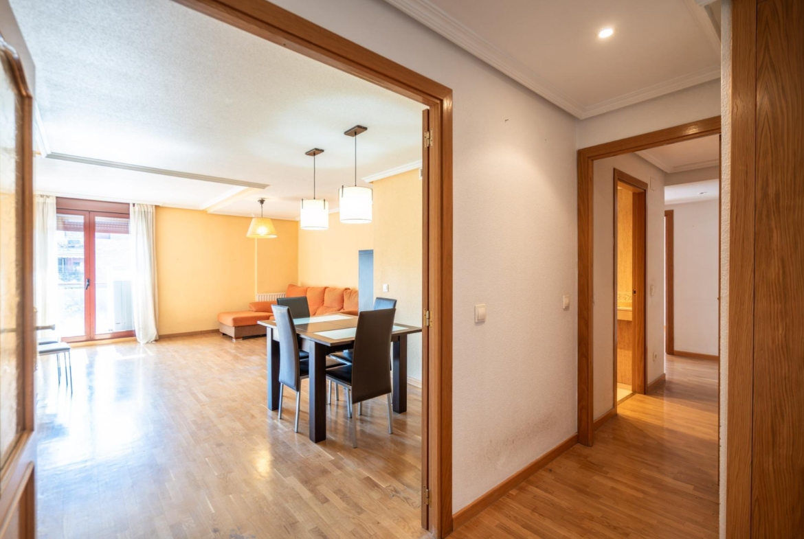 PISO EN VENTA EN PUNTA GALEA, LAS ROZAS – URBANIZACIÓN PRIVADA CON PISCINA, PISTA DE PÁDEL Y DOS PLAZAS DE GARAJE