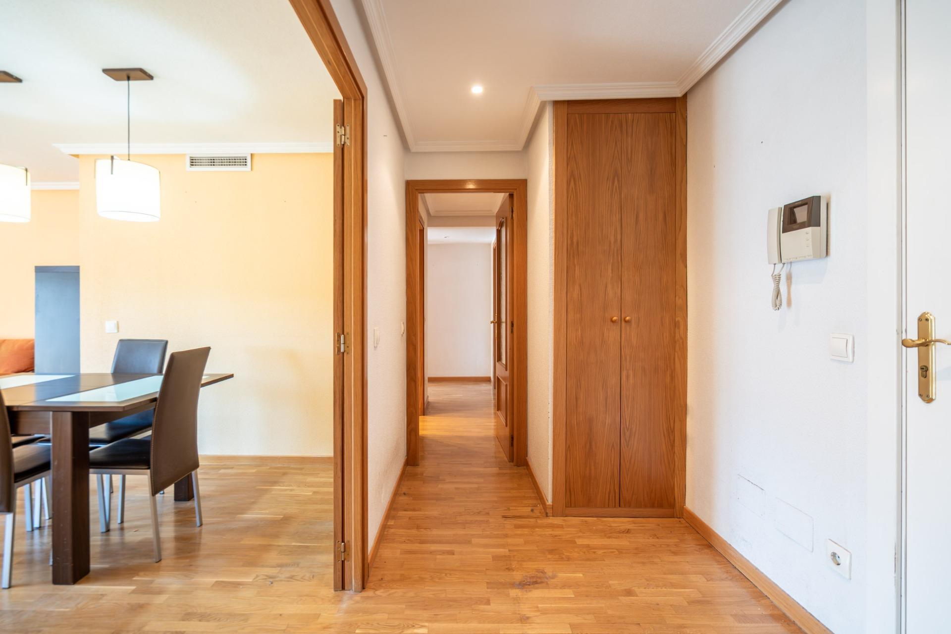 7-21 PISO EN VENTA EN PUNTA GALEA, LAS ROZAS – URBANIZACIÓN PRIVADA CON PISCINA, PISTA DE PÁDEL Y DOS PLAZAS DE GARAJE