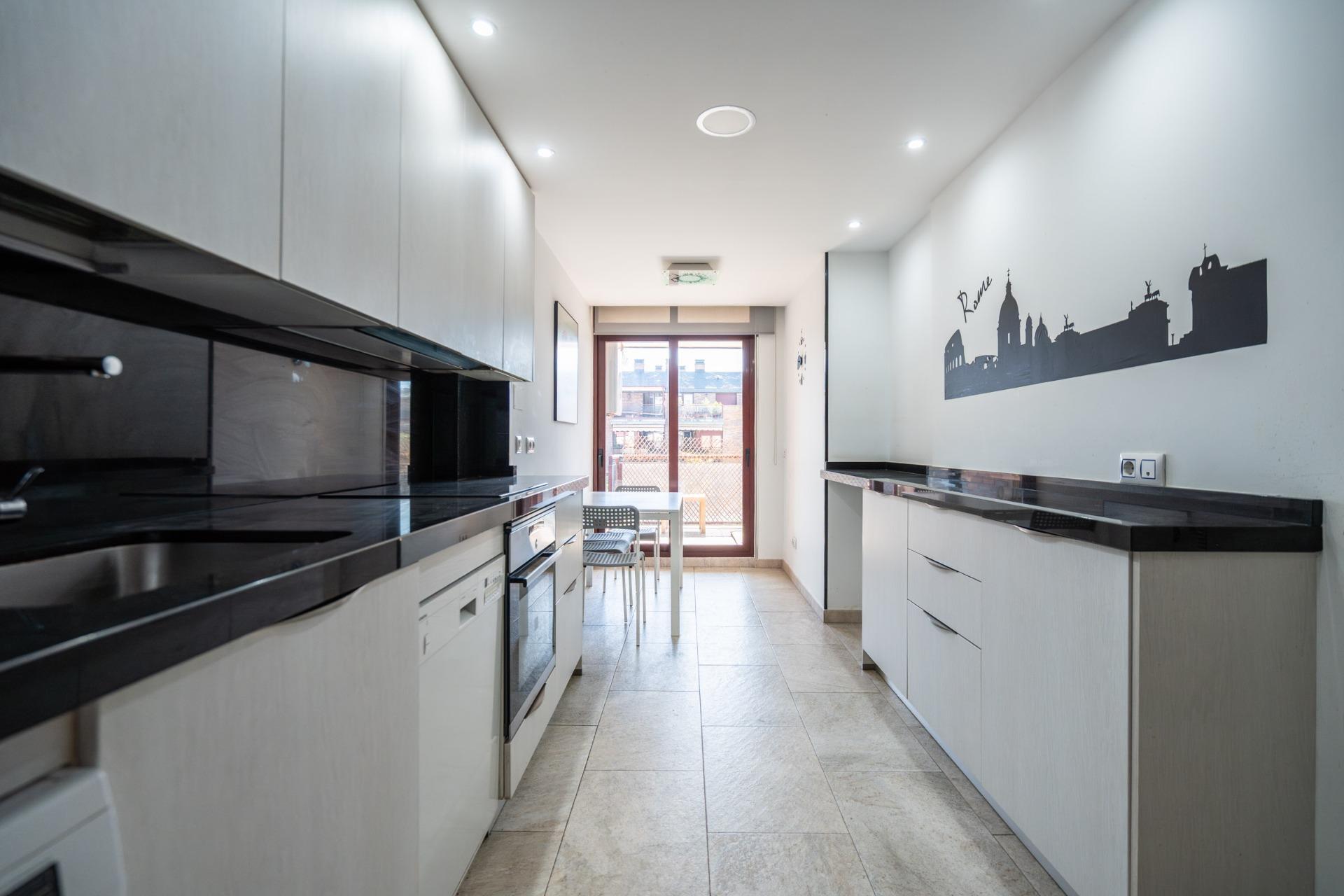 7-22 PISO EN VENTA EN PUNTA GALEA, LAS ROZAS – URBANIZACIÓN PRIVADA CON PISCINA, PISTA DE PÁDEL Y DOS PLAZAS DE GARAJE