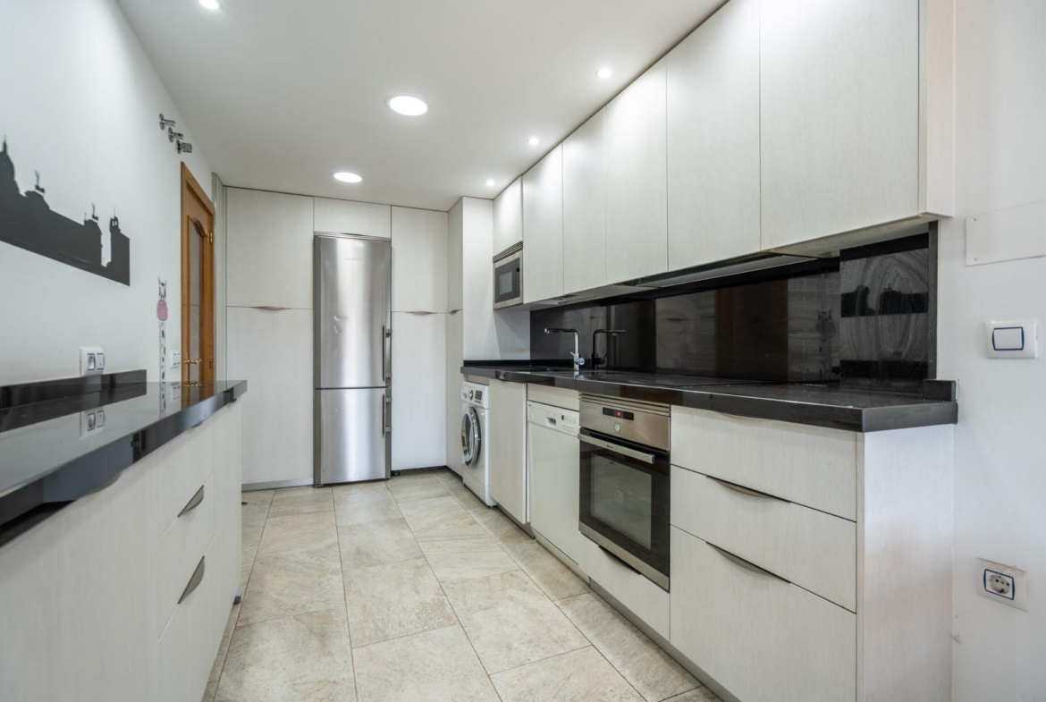 PISO EN VENTA EN PUNTA GALEA, LAS ROZAS – URBANIZACIÓN PRIVADA CON PISCINA, PISTA DE PÁDEL Y DOS PLAZAS DE GARAJE
