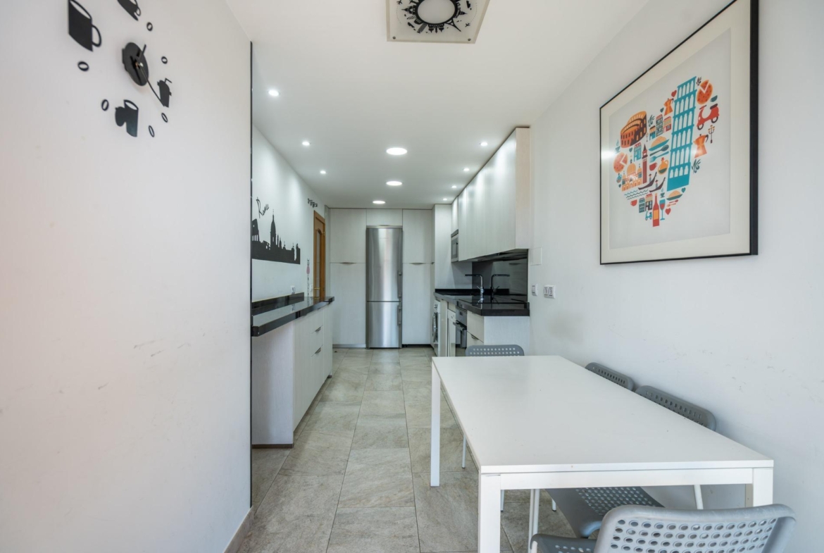 PISO EN VENTA EN PUNTA GALEA, LAS ROZAS – URBANIZACIÓN PRIVADA CON PISCINA, PISTA DE PÁDEL Y DOS PLAZAS DE GARAJE