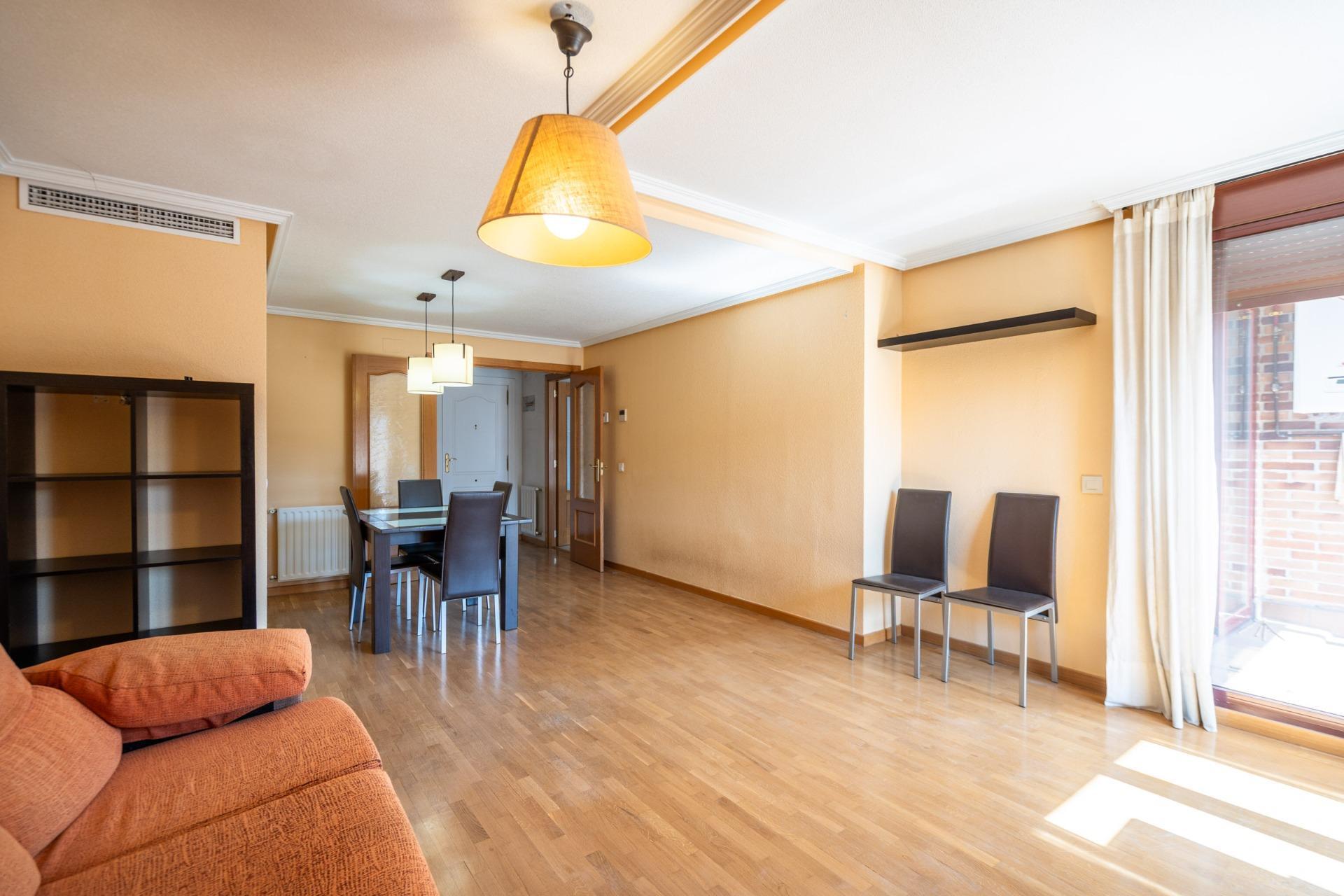 7-3 PISO EN VENTA EN PUNTA GALEA, LAS ROZAS – URBANIZACIÓN PRIVADA CON PISCINA, PISTA DE PÁDEL Y DOS PLAZAS DE GARAJE