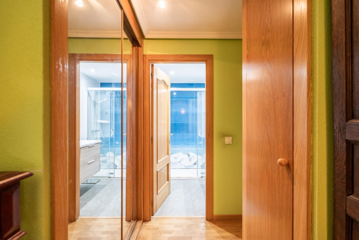 PISO EN VENTA EN PUNTA GALEA, LAS ROZAS – URBANIZACIÓN PRIVADA CON PISCINA, PISTA DE PÁDEL Y DOS PLAZAS DE GARAJE