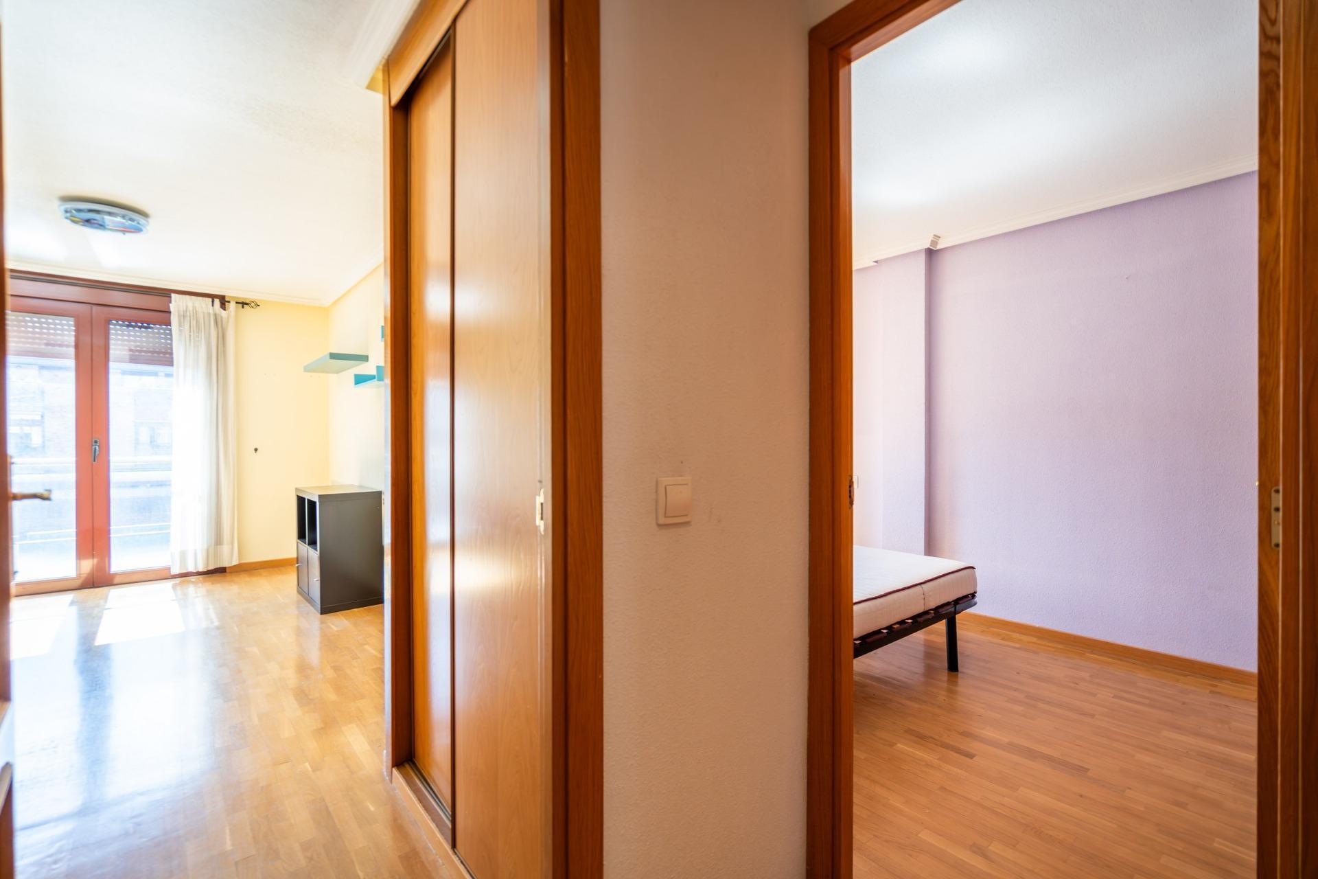 7-31 PISO EN VENTA EN PUNTA GALEA, LAS ROZAS – URBANIZACIÓN PRIVADA CON PISCINA, PISTA DE PÁDEL Y DOS PLAZAS DE GARAJE