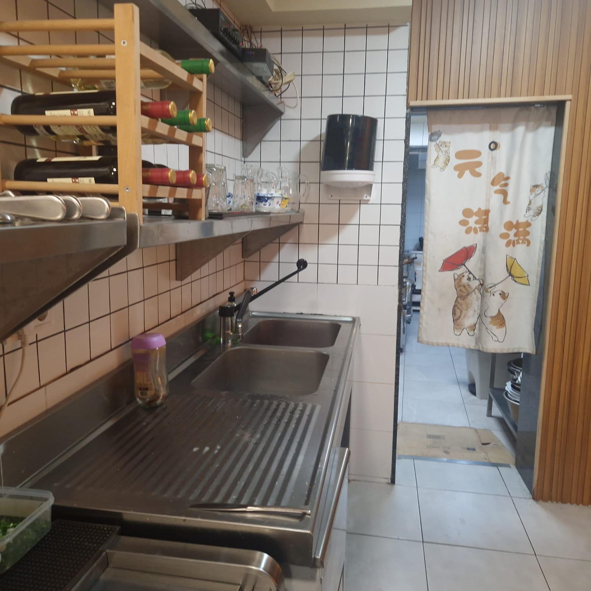 3-18 Traspaso de Magnífico Restaurante Asiático en Chamberí – Oportunidad Única