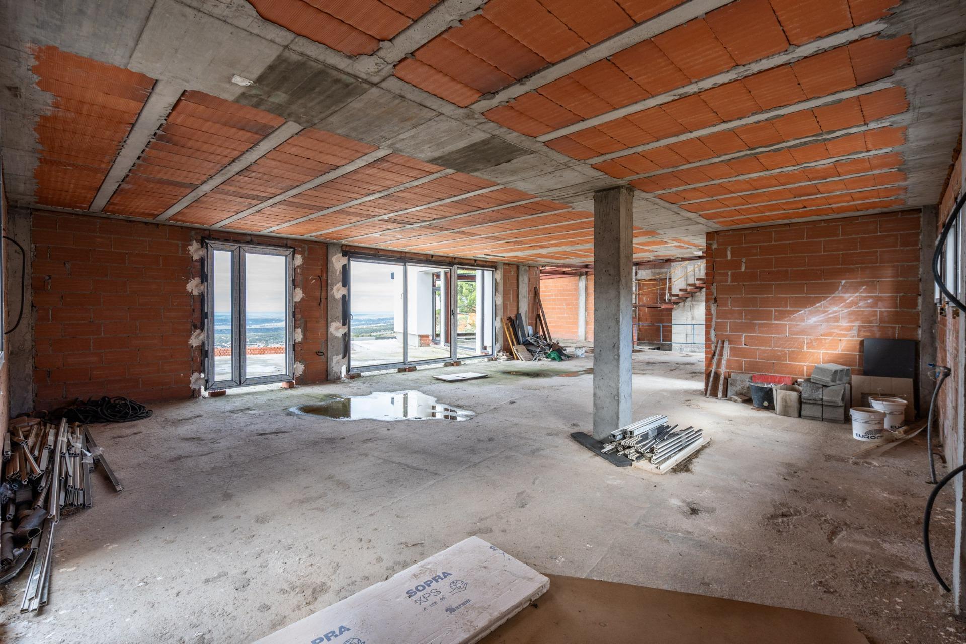7-17 ESTRUCTURA FINALIZADA Y PARCELA PARA CHALET DE LUJO – CONTINÚA EL PROYECTO O ADÁPTALO A TU ESTILO