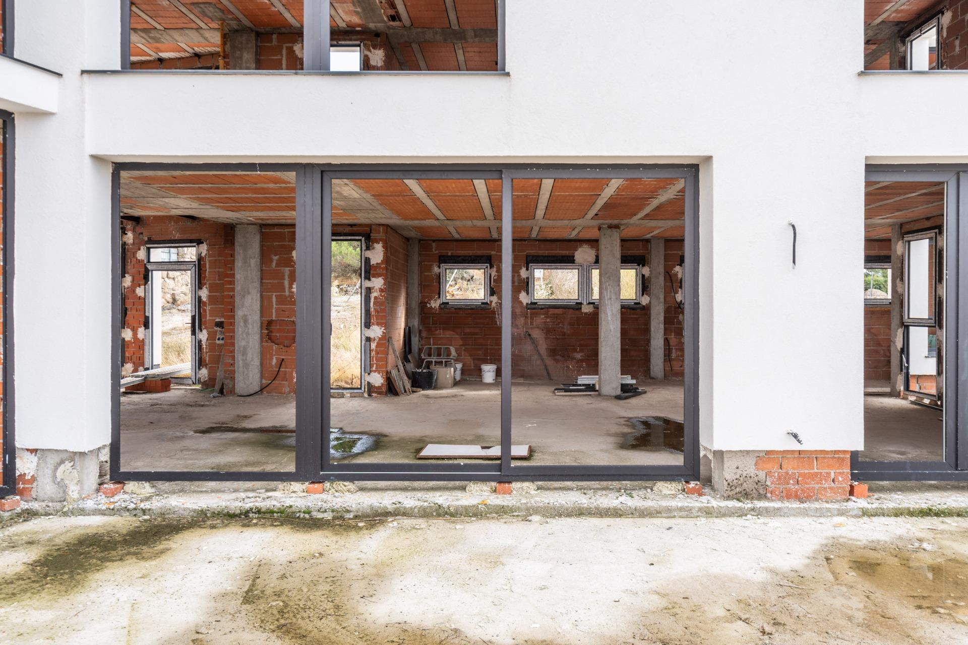 7-22 ESTRUCTURA FINALIZADA Y PARCELA PARA CHALET DE LUJO – CONTINÚA EL PROYECTO O ADÁPTALO A TU ESTILO