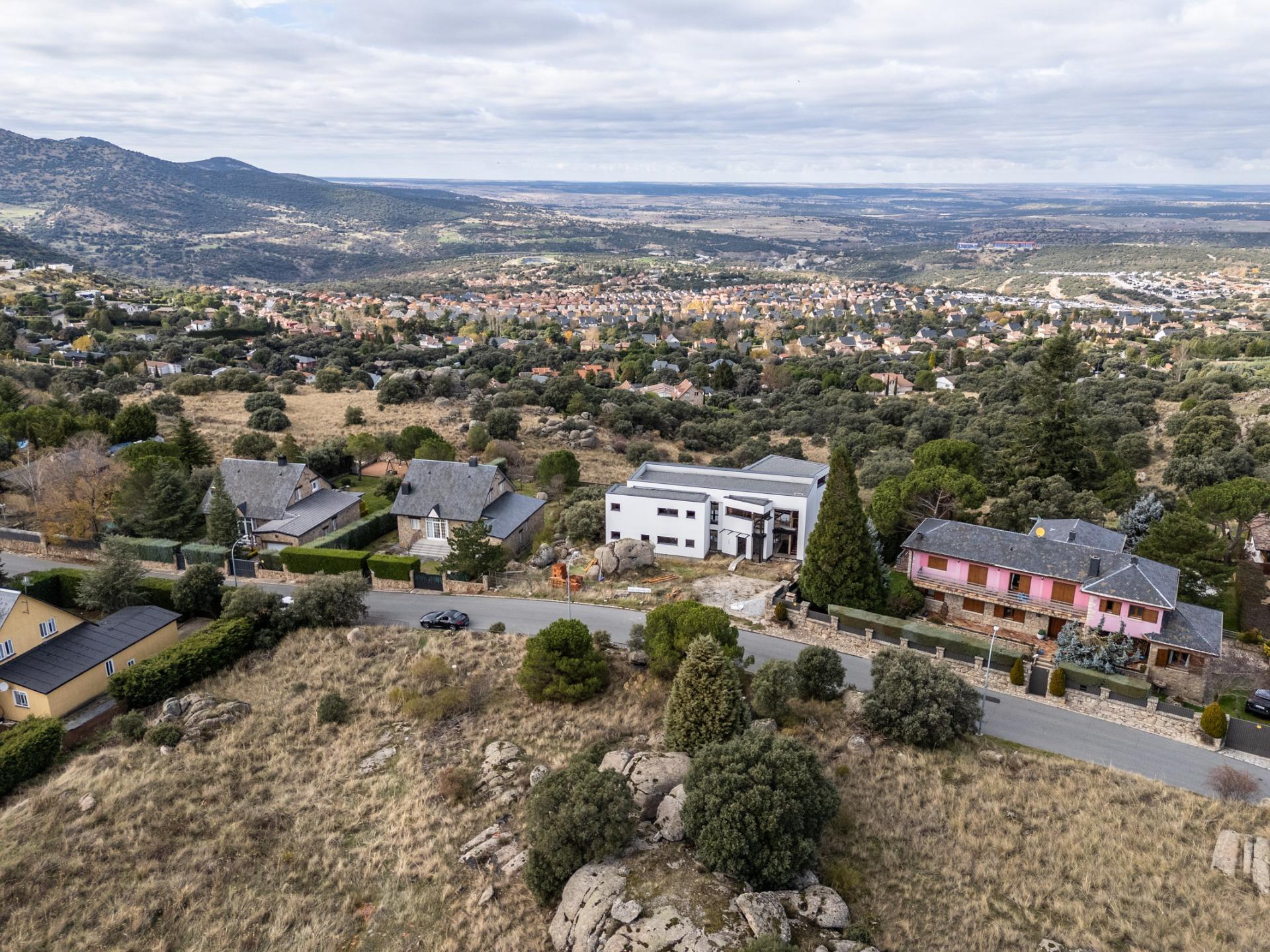 7-45 ESTRUCTURA FINALIZADA Y PARCELA PARA CHALET DE LUJO – CONTINÚA EL PROYECTO O ADÁPTALO A TU ESTILO