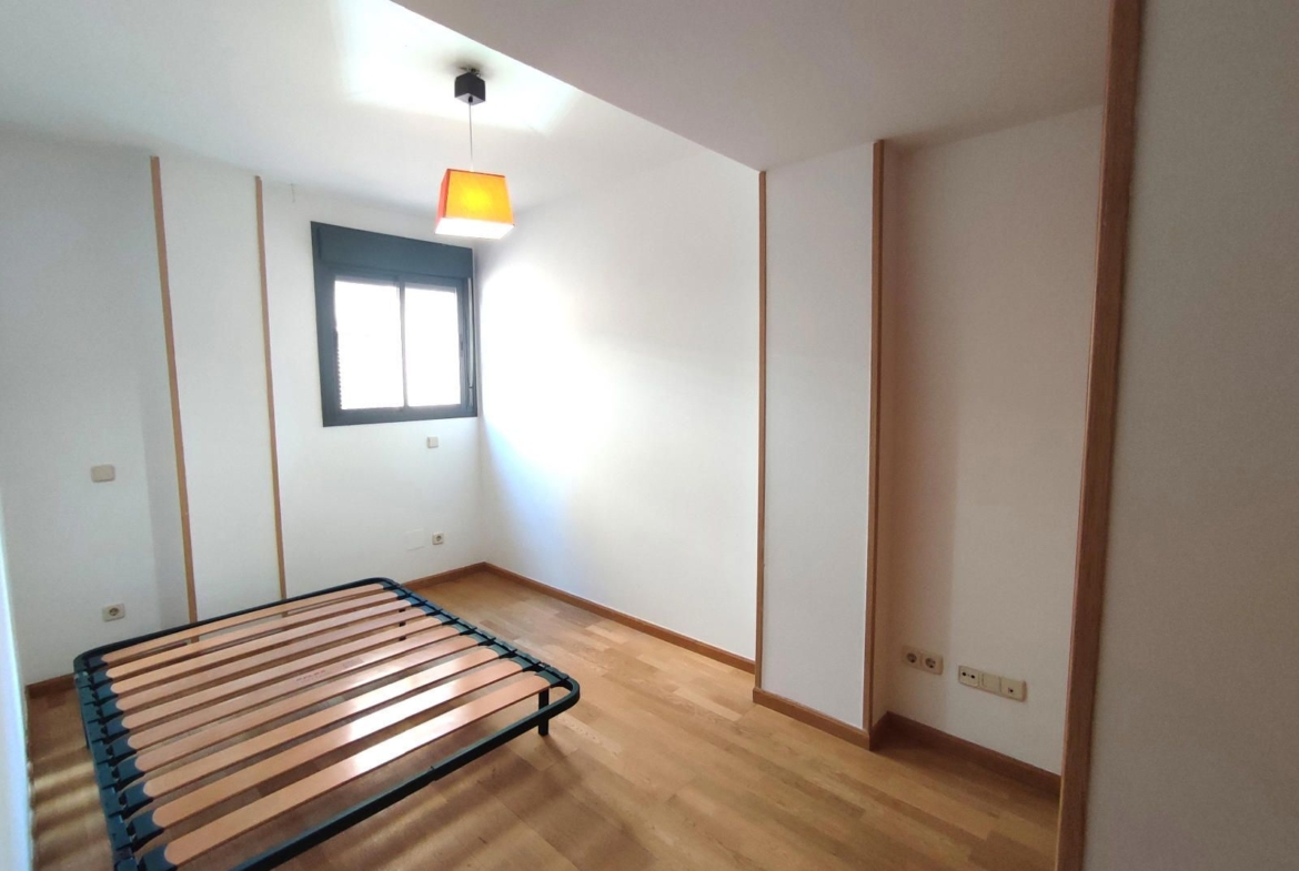 SAN LORENZO VIVIENDA LUMINOSA ZONA TRANQUILA CERCA DEL CENTRO