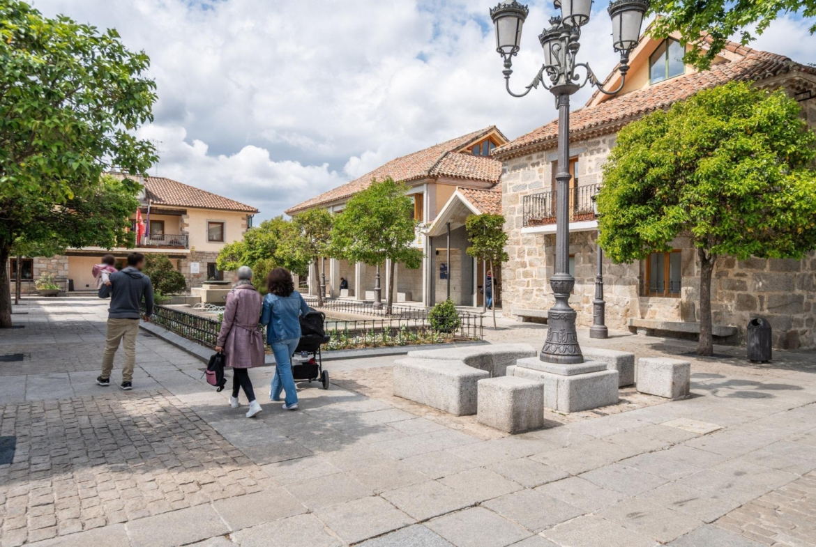 ^**^ESPECTACULAR LOCAL COMERCIAL DE 250 M² EN PLENO CENTRO DE TORRELODONES – ALTA RENTABILIDAD^**^